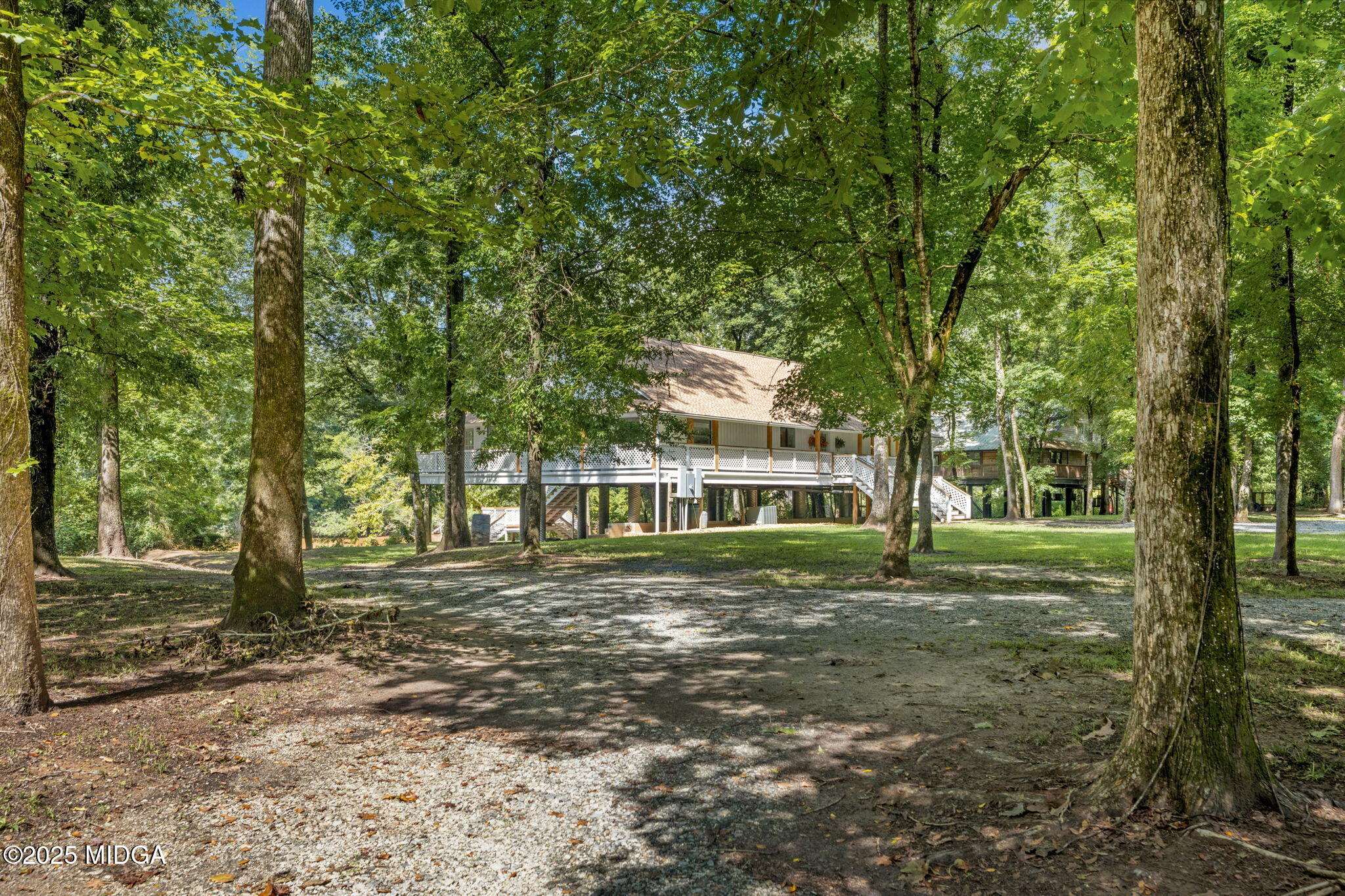 615 Old River Road