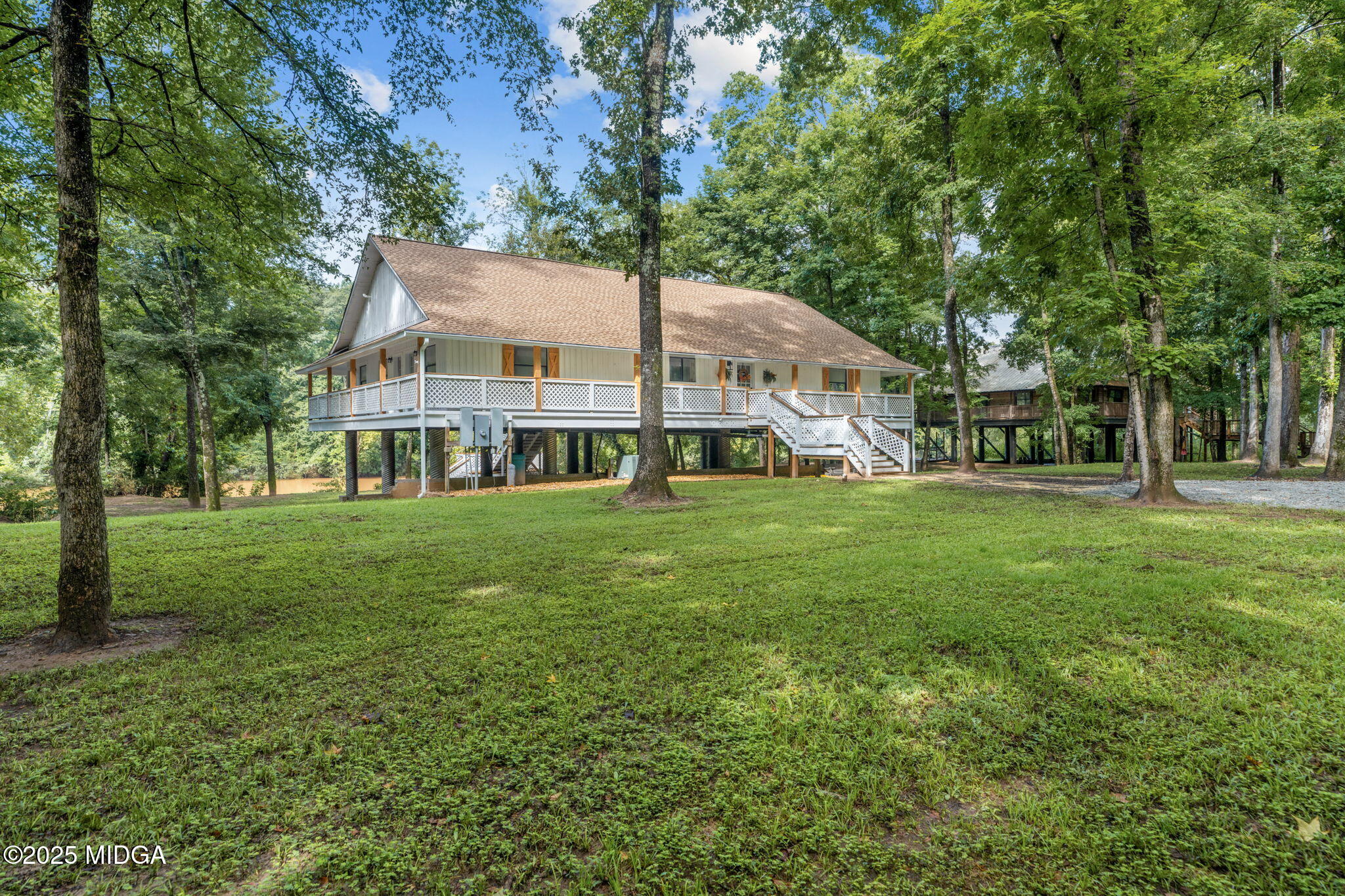 615 Old River Road