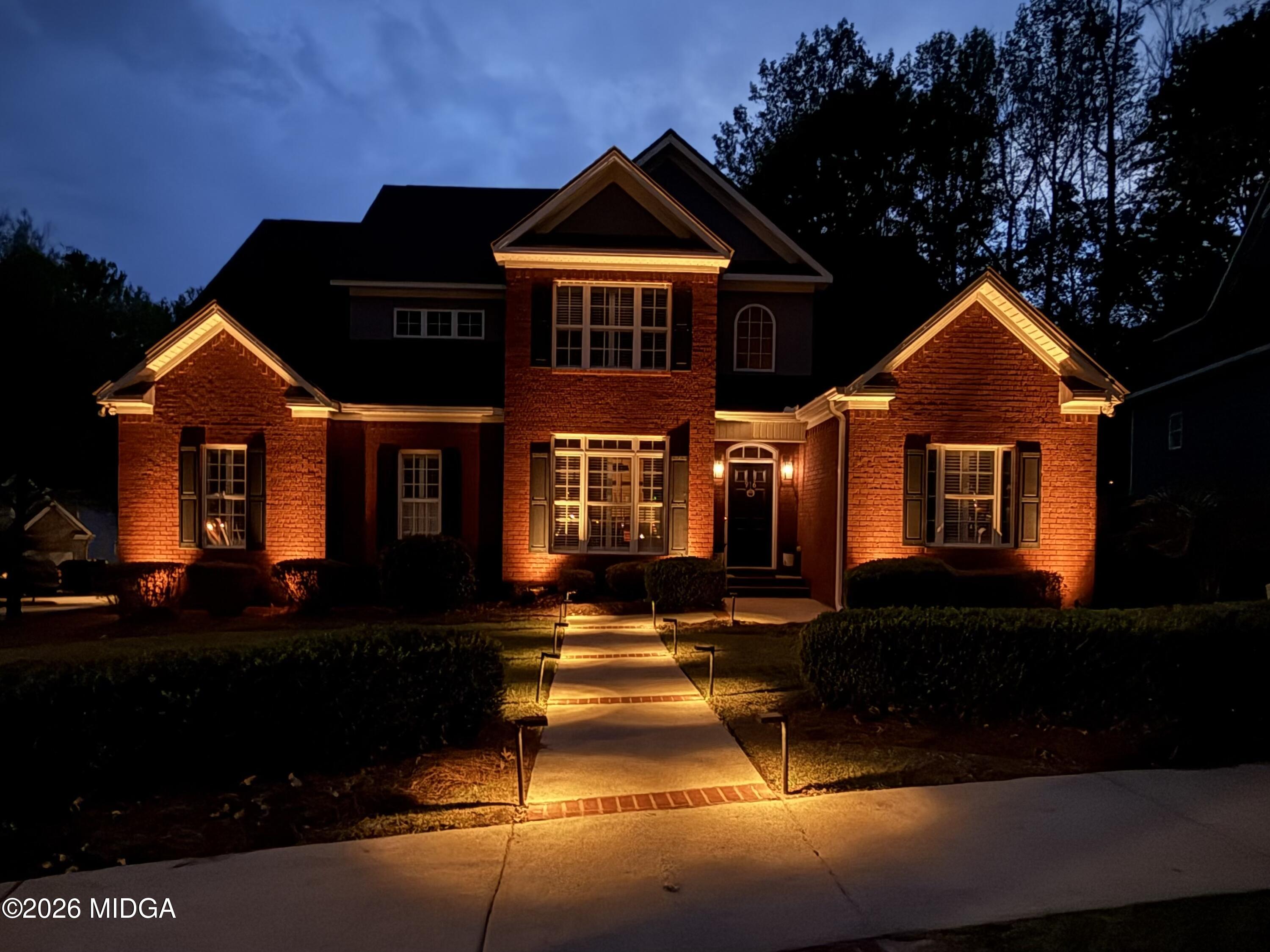 916 Huntcliffe Drive