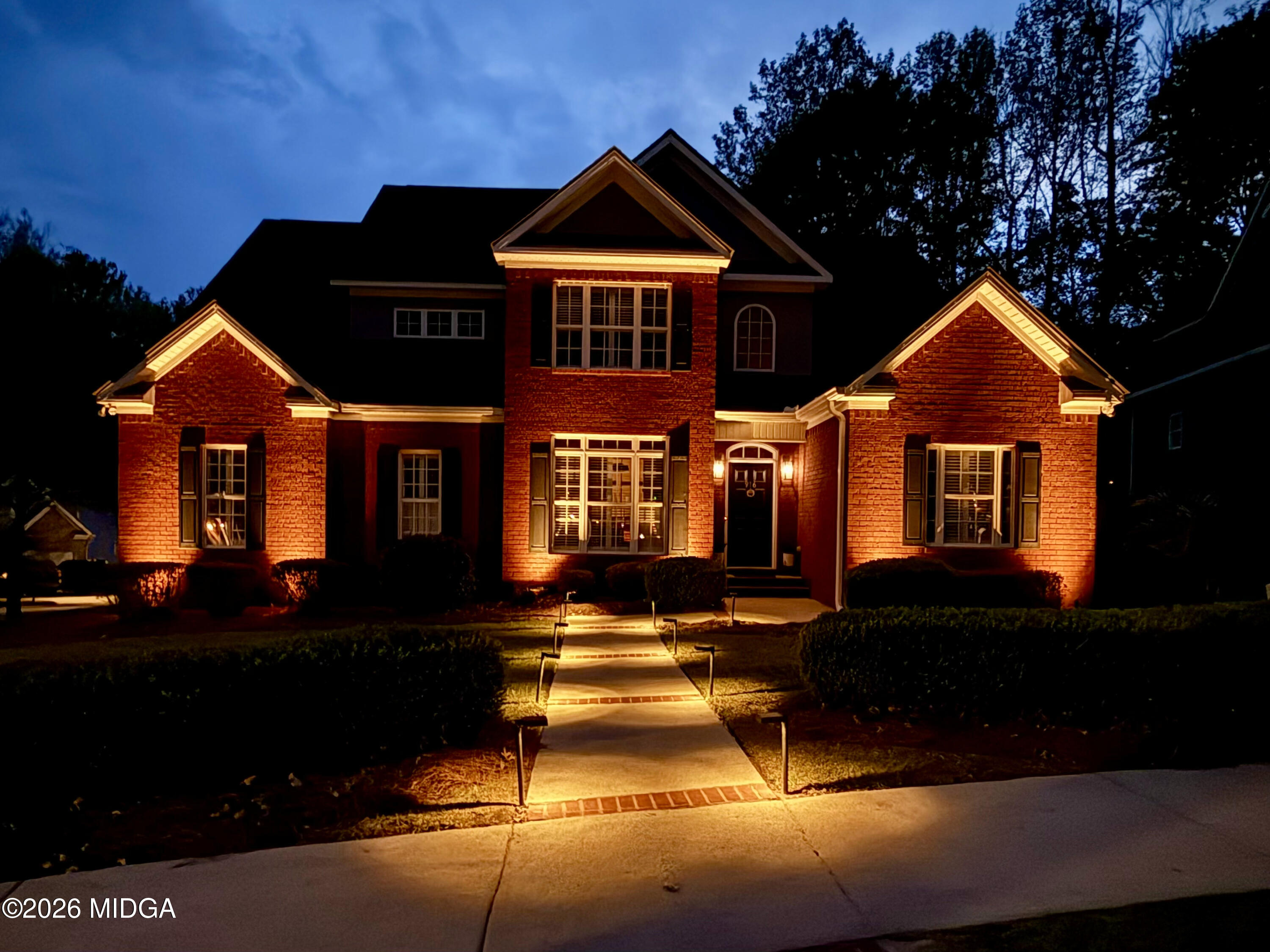 916 Huntcliffe Drive