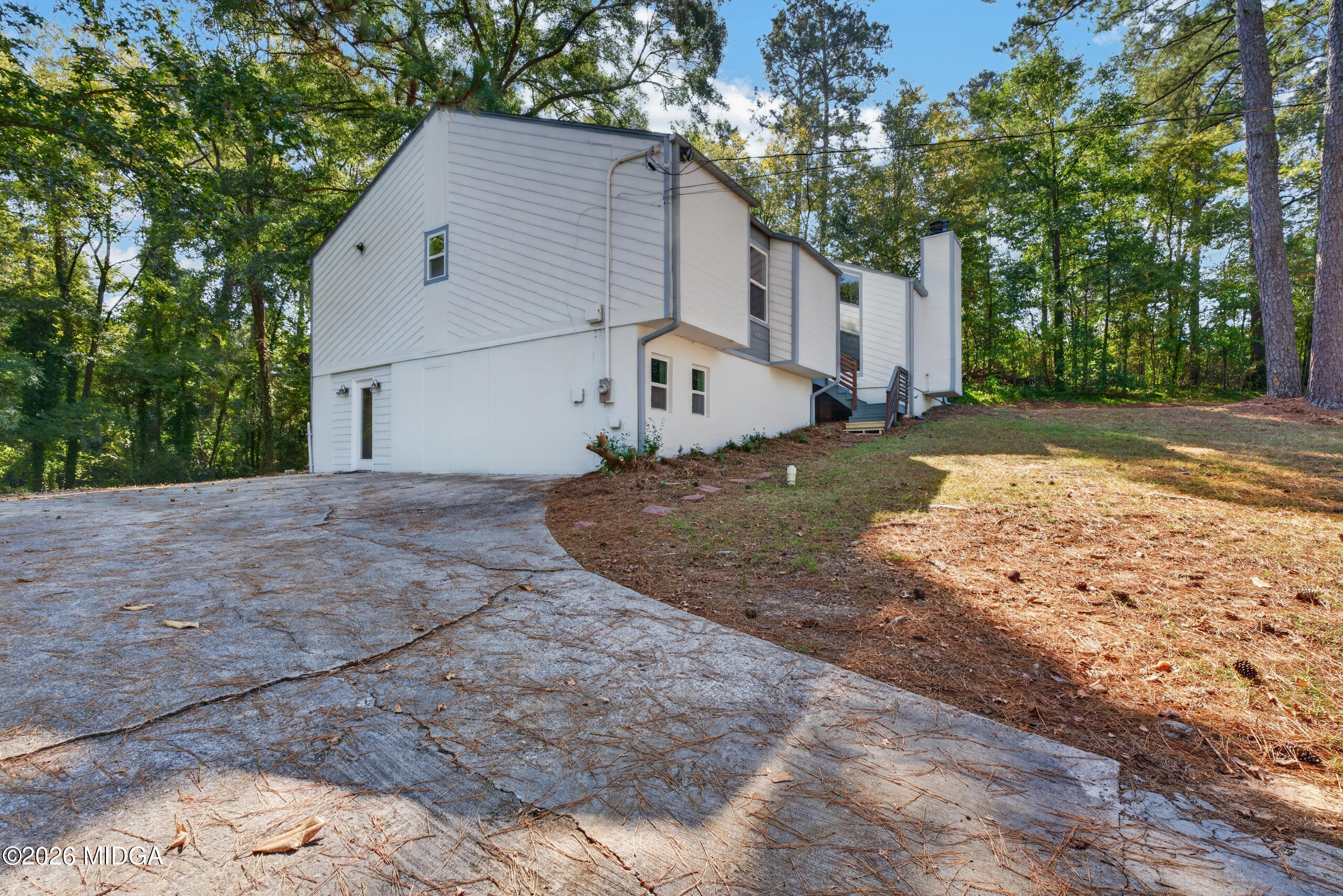 555 Glencove Drive