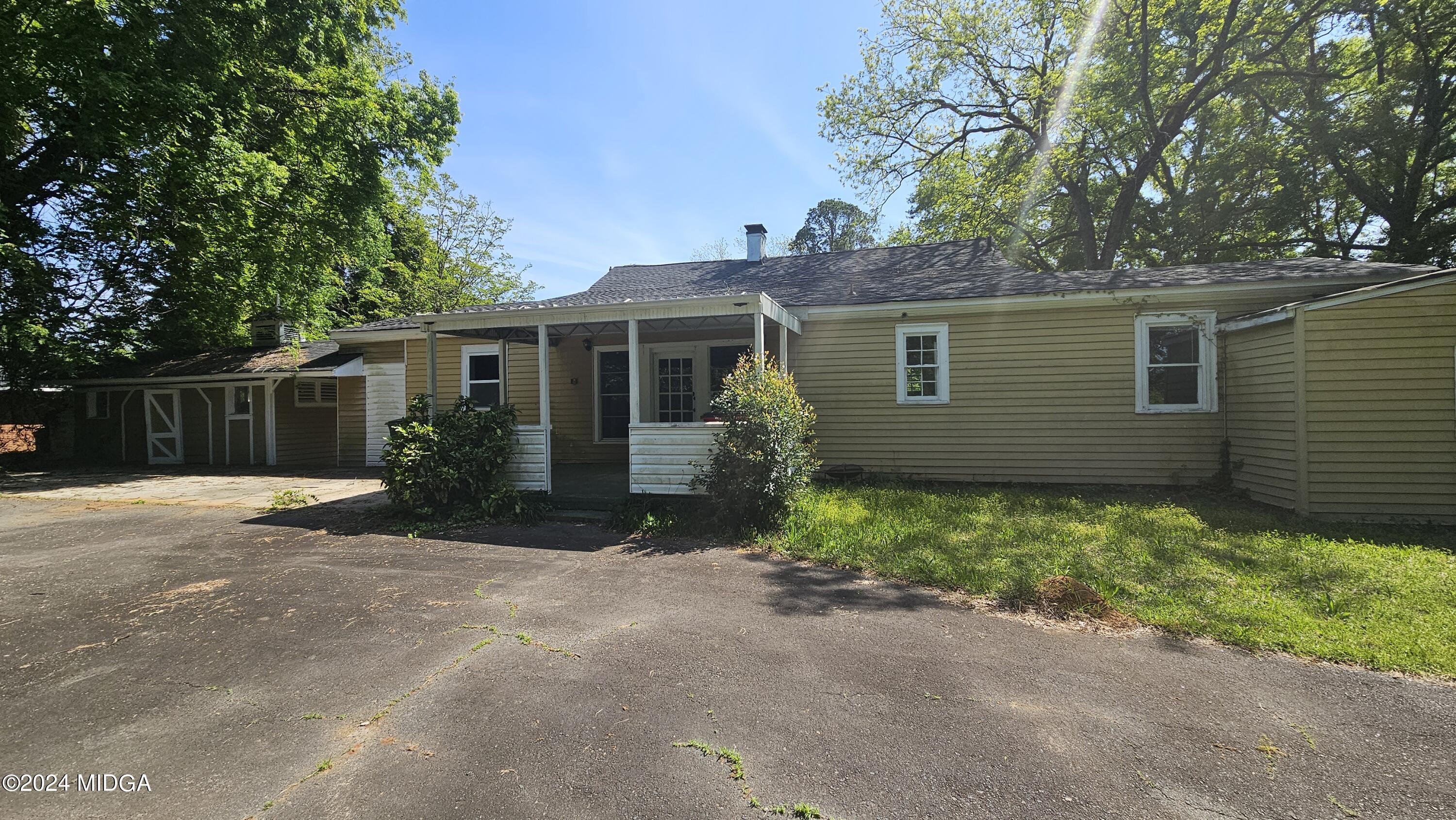 4313 Ayers Road