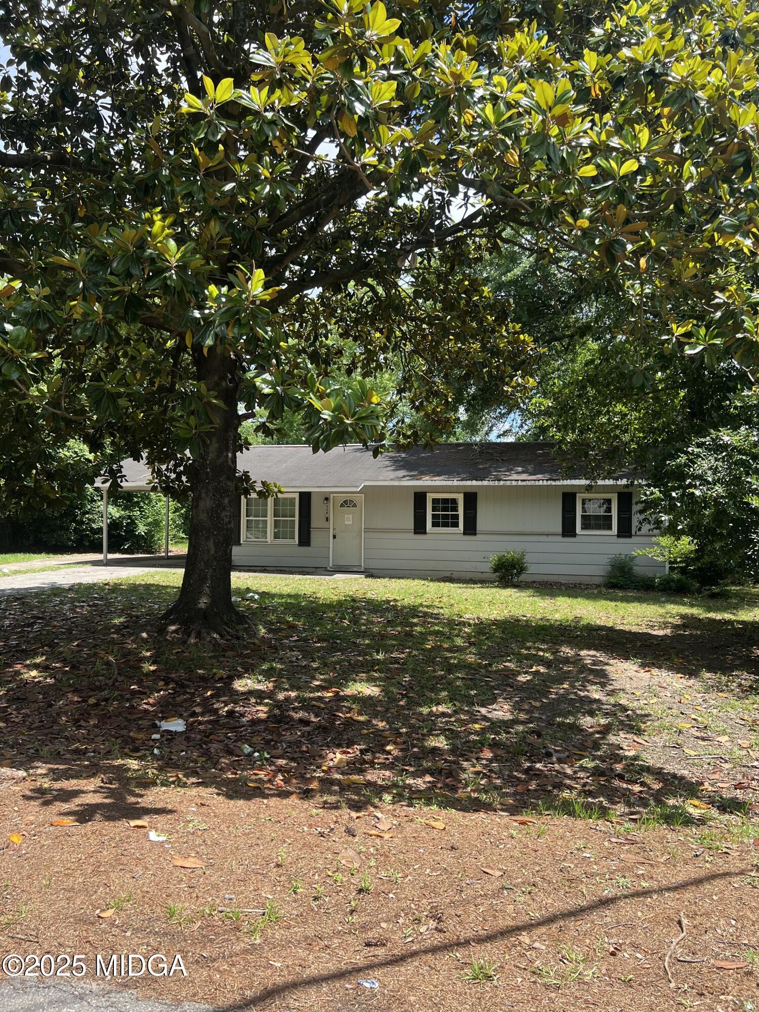 908 Crestwood Terrace