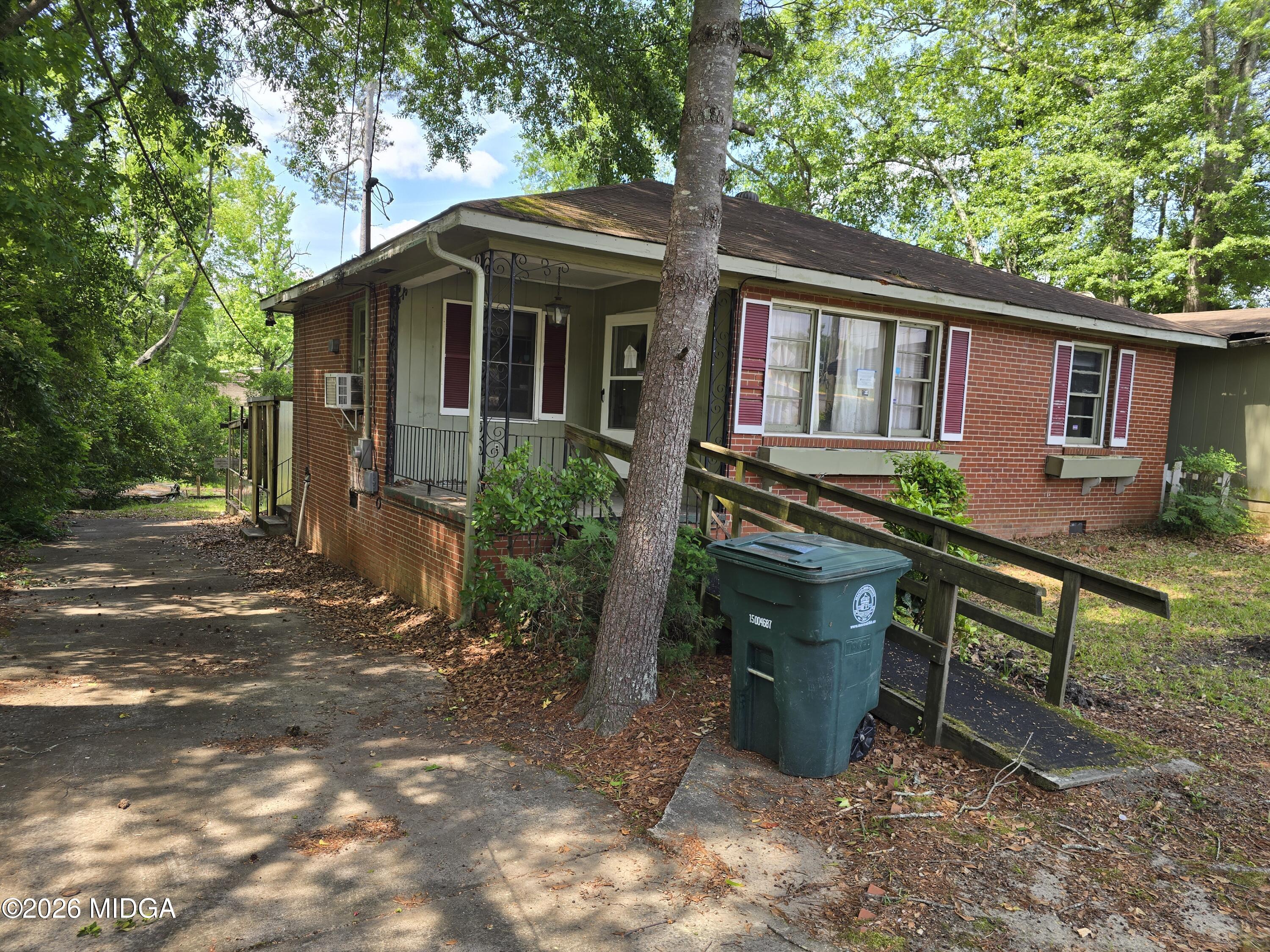 1911 Pine Hill Drive