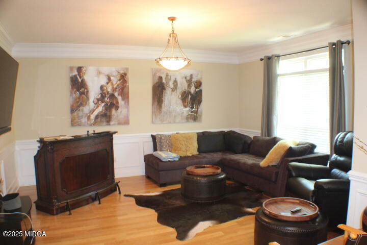 100 Jamestown Ct Court