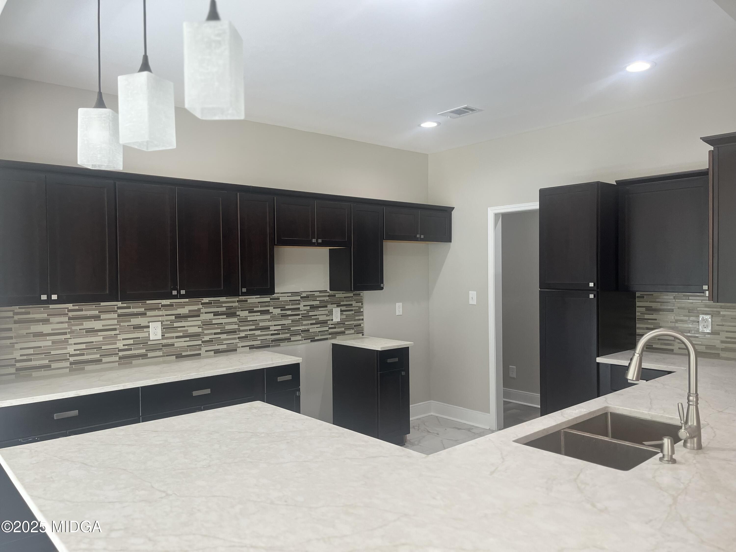 180 Ridge Circle