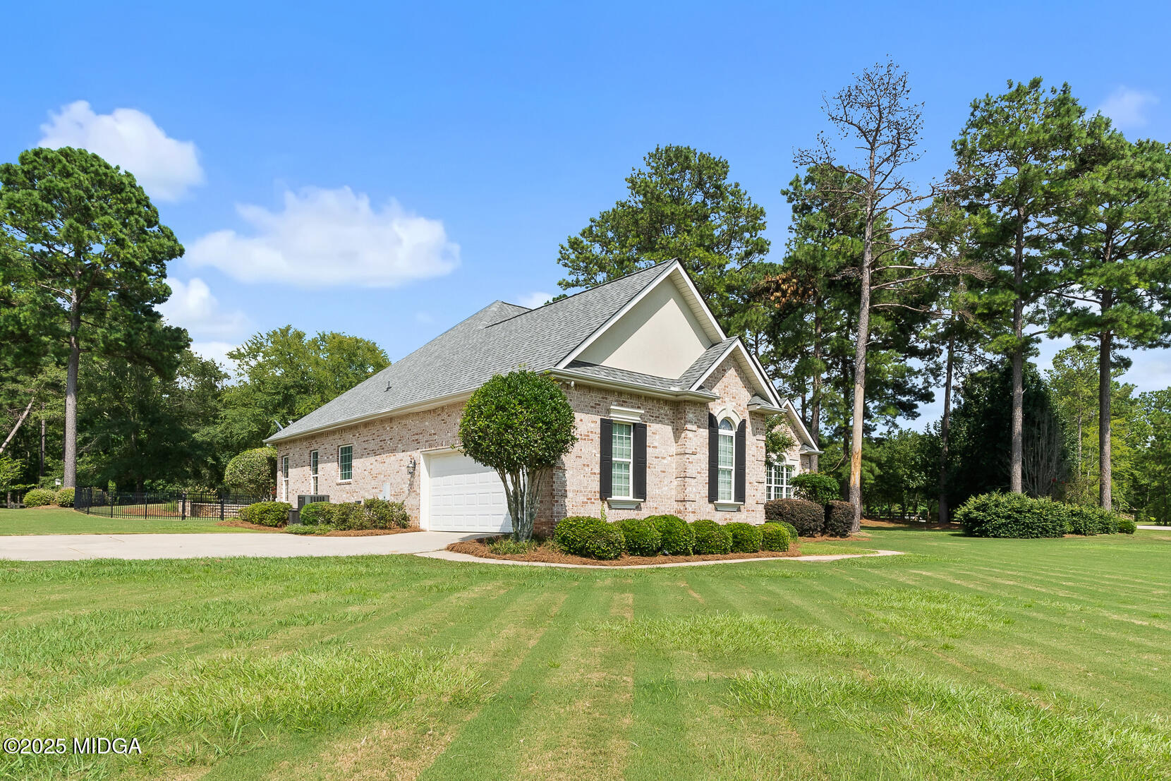 2220 Fox Creek Drive