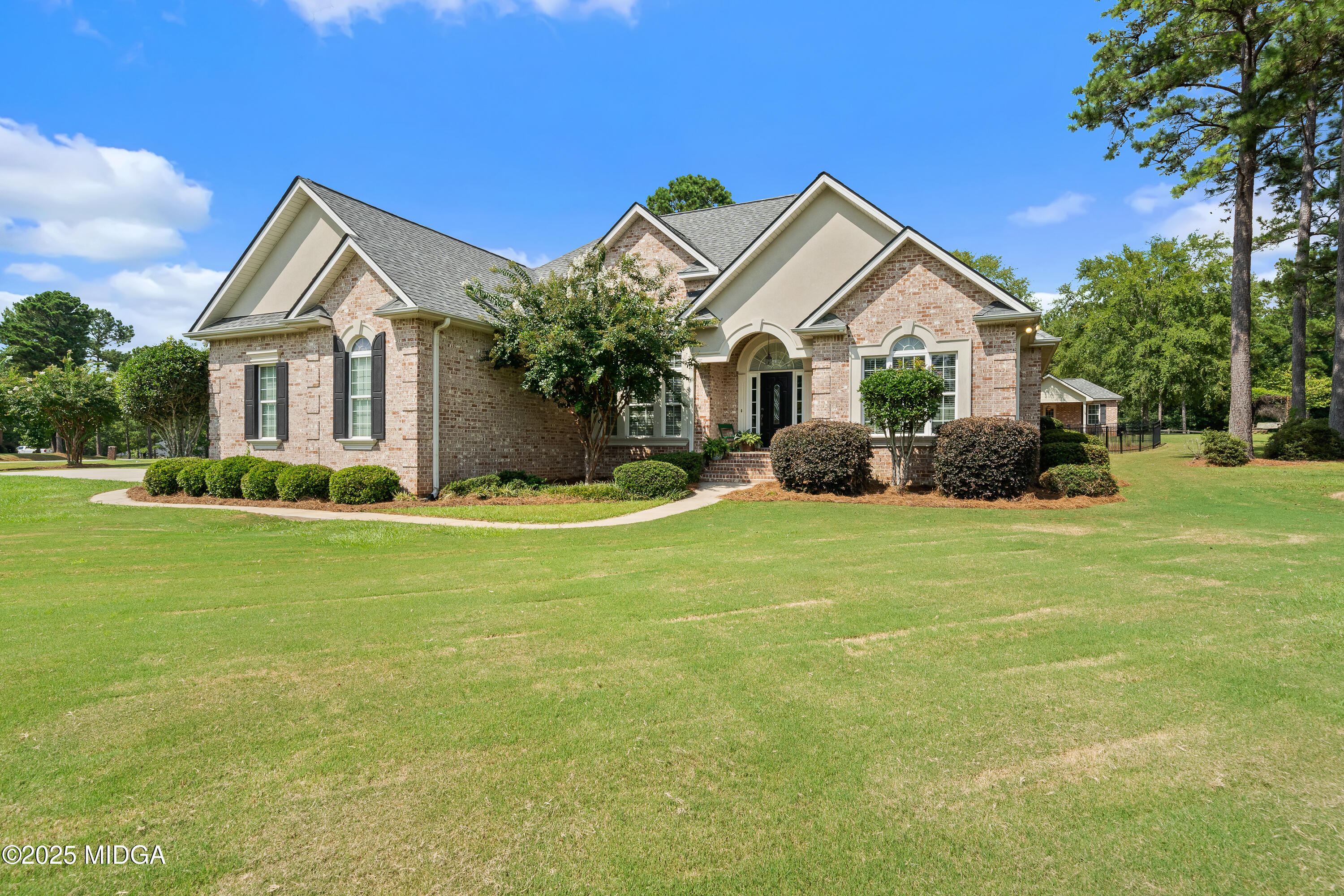 2220 Fox Creek Drive