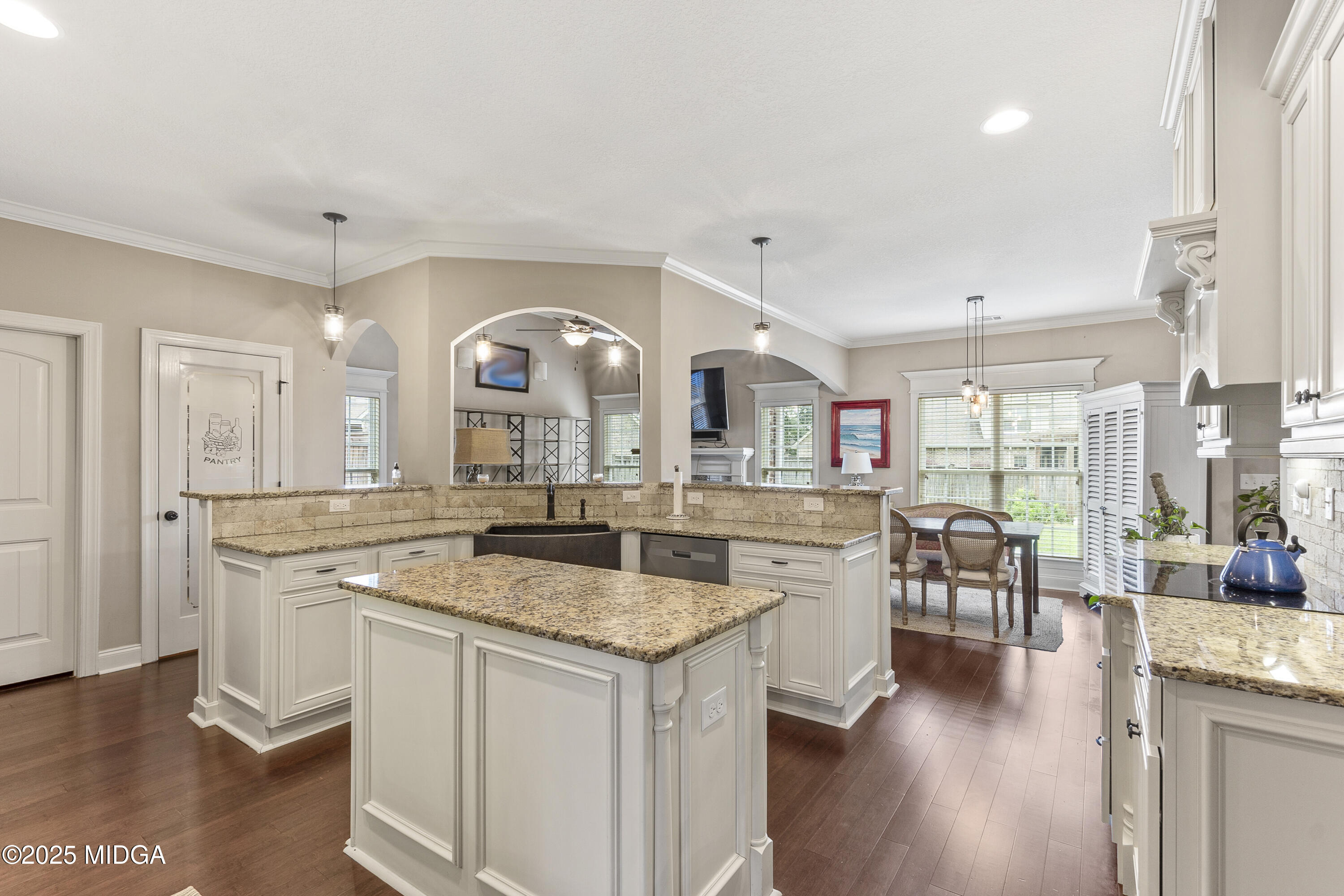1006 N Carmenville Drive