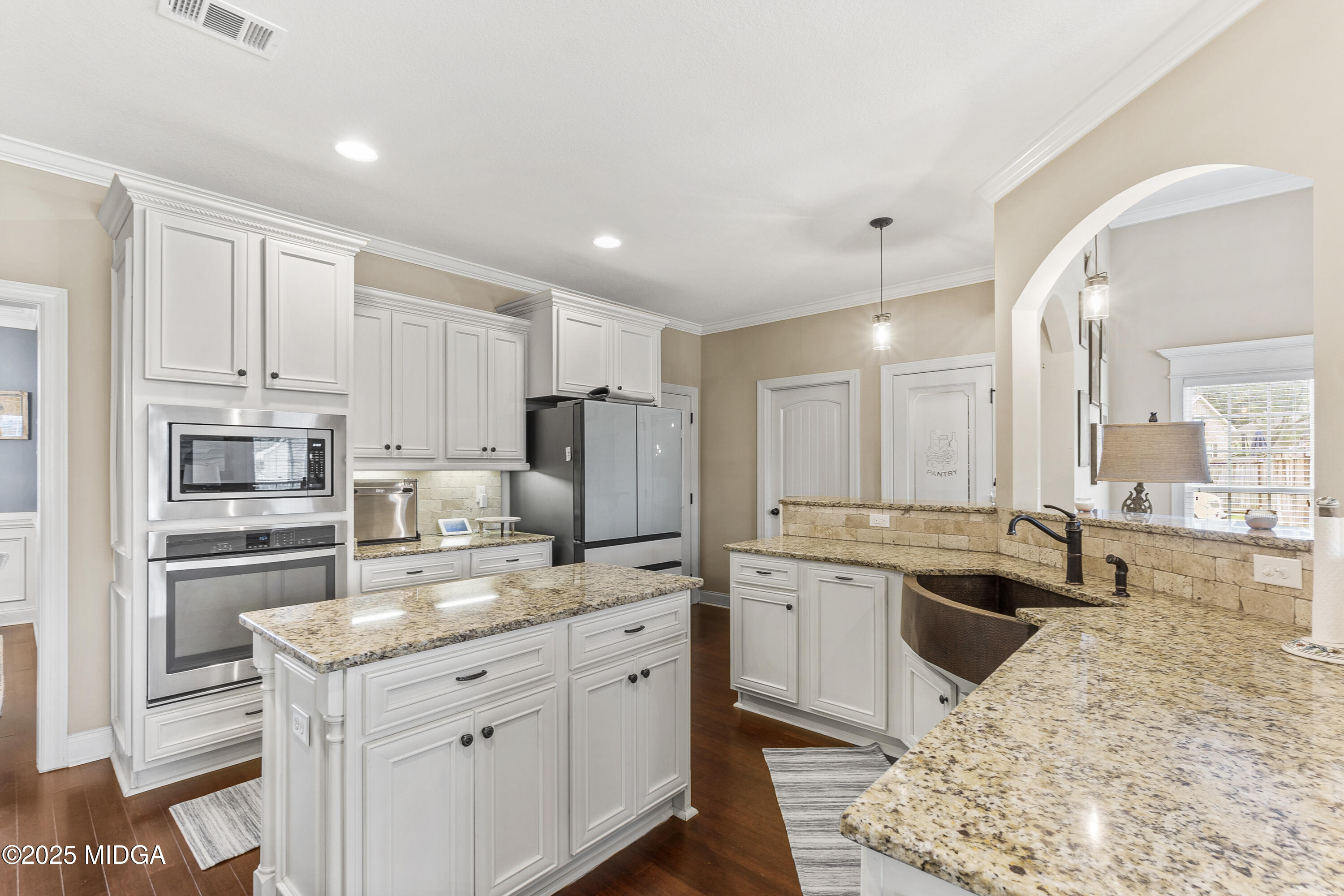 1006 N Carmenville Drive