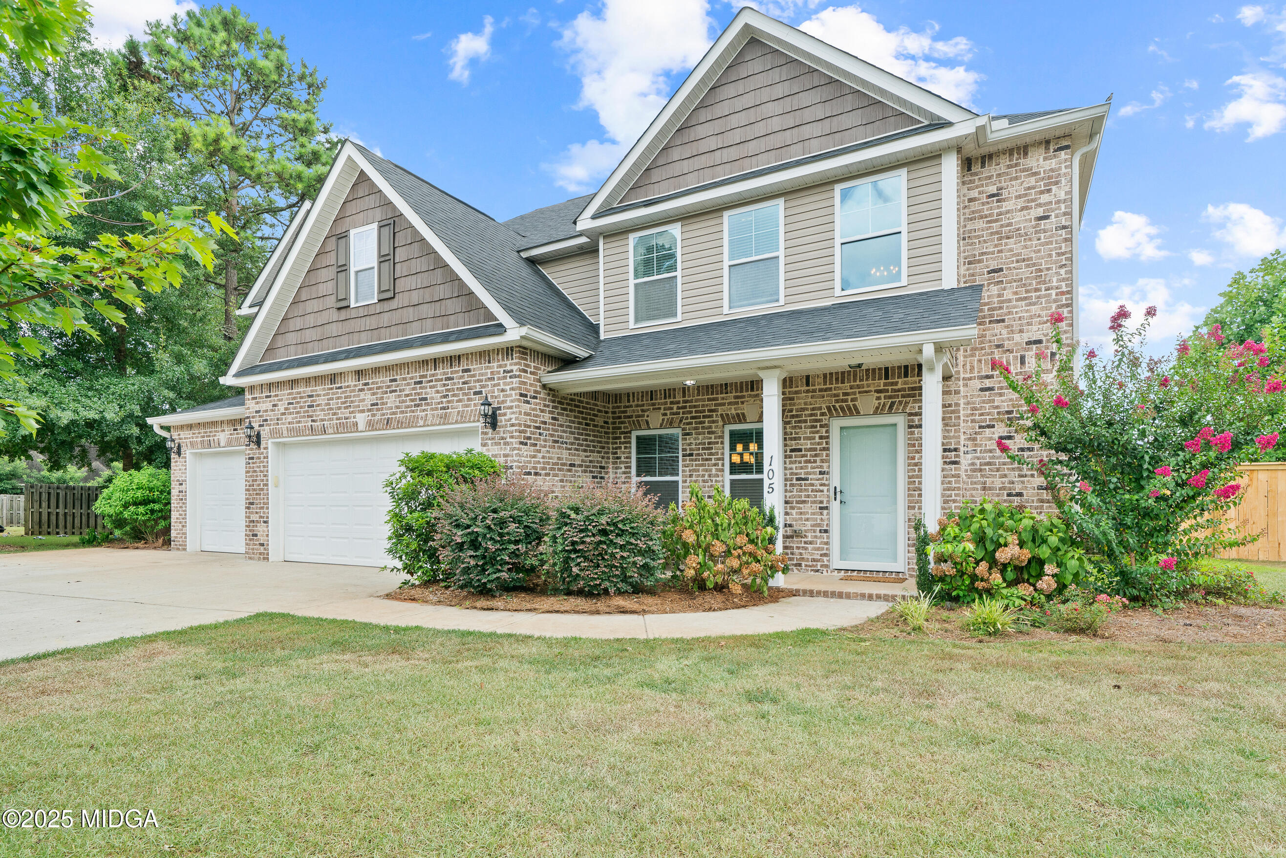 105 Grey Hawk Court