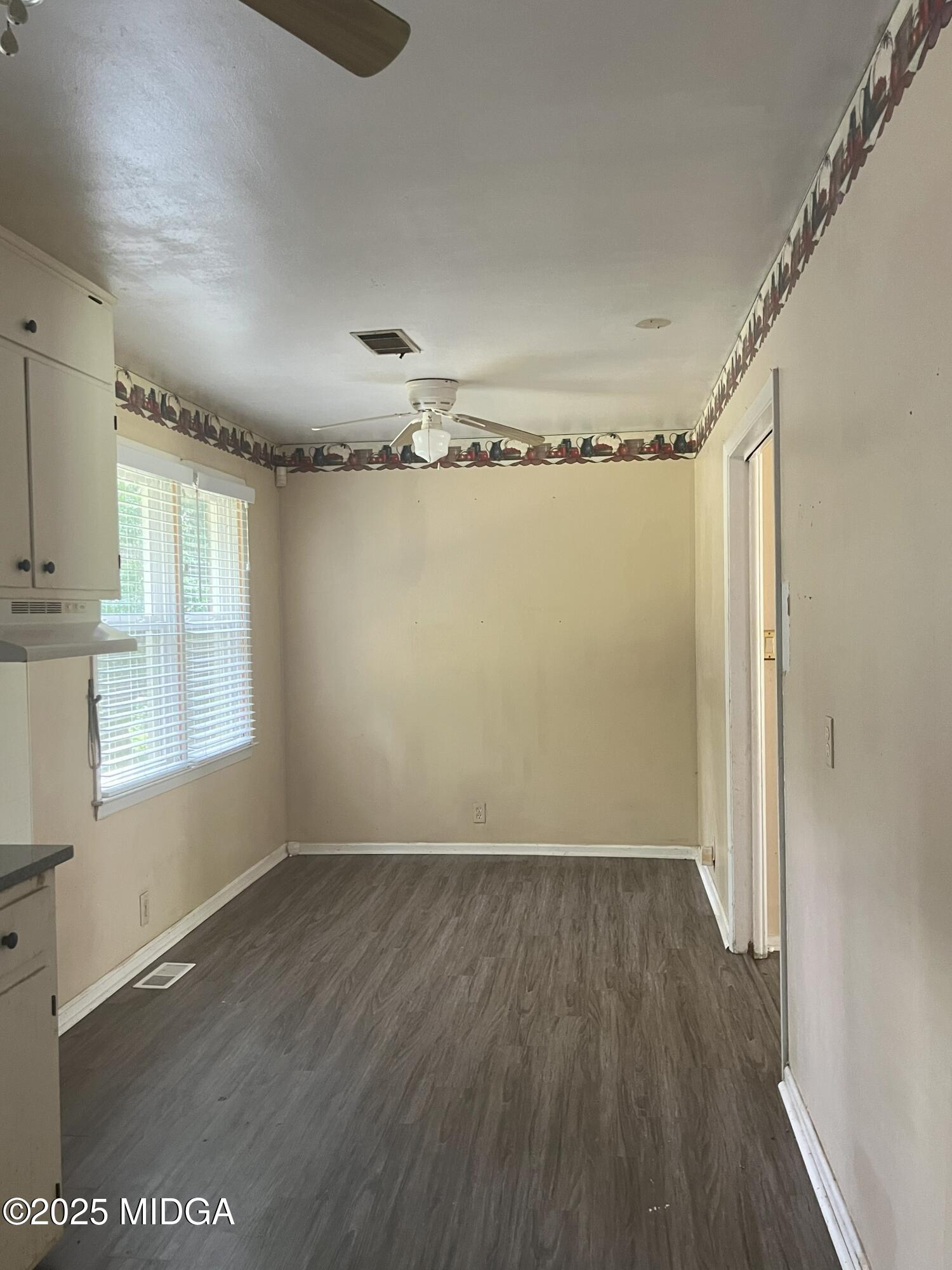 3347 Thunderbird Road