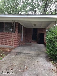 2001 Fairway Drive