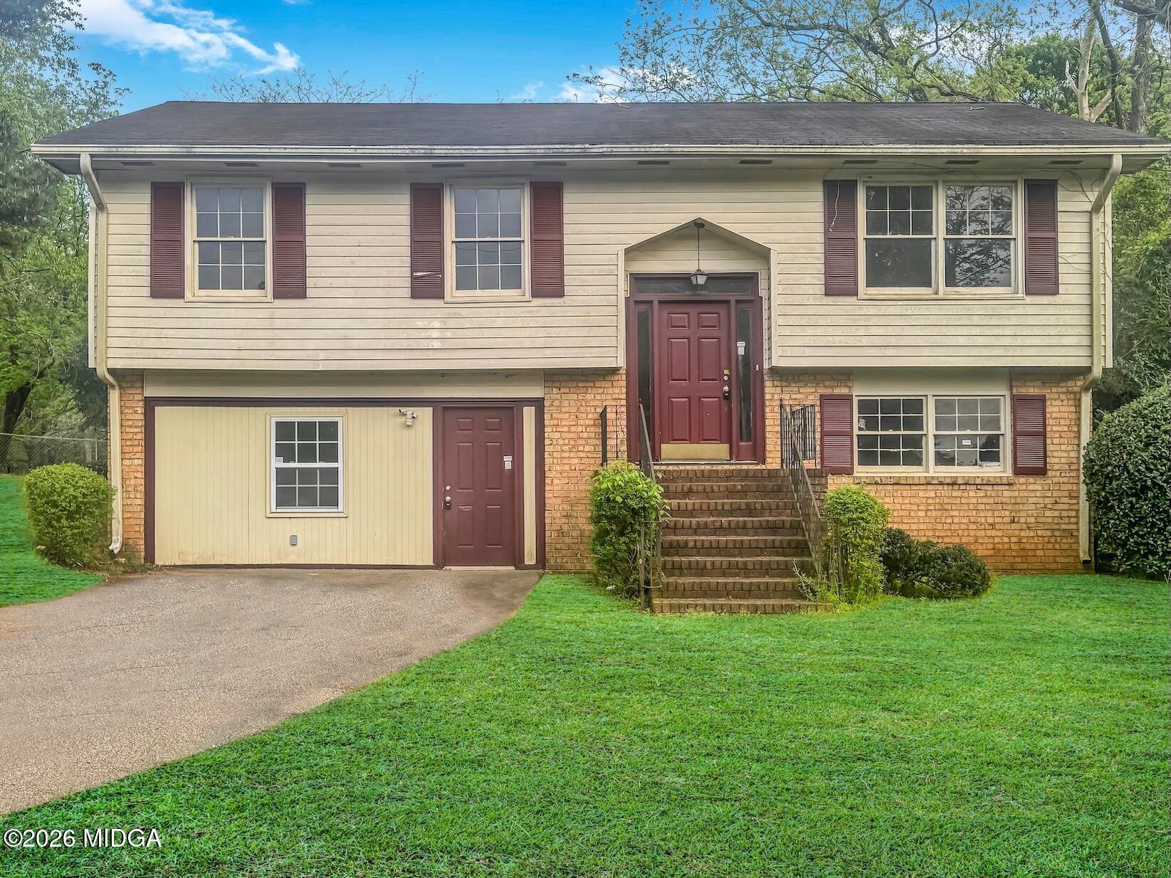 121 Kenwood Drive