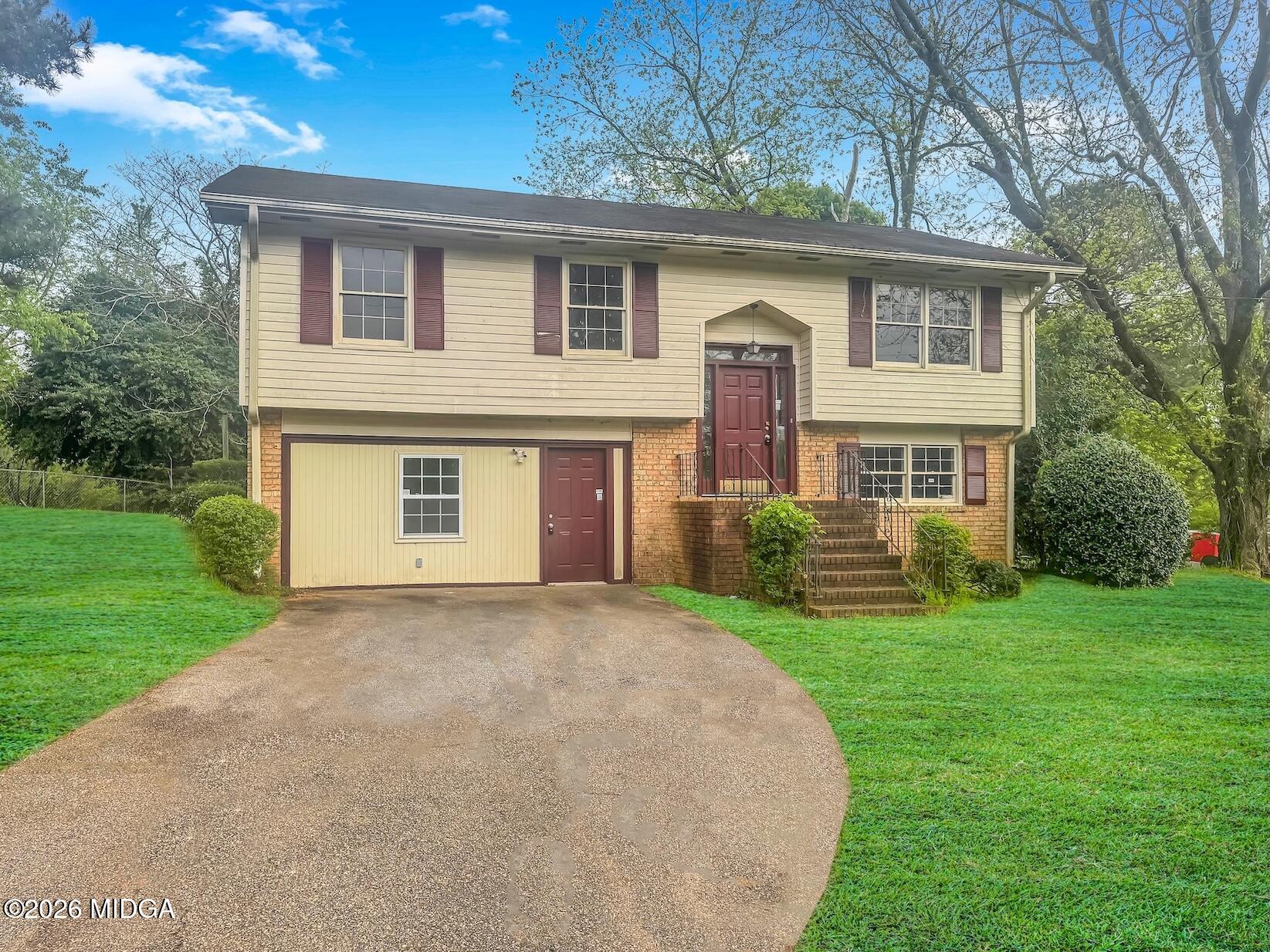 121 Kenwood Drive