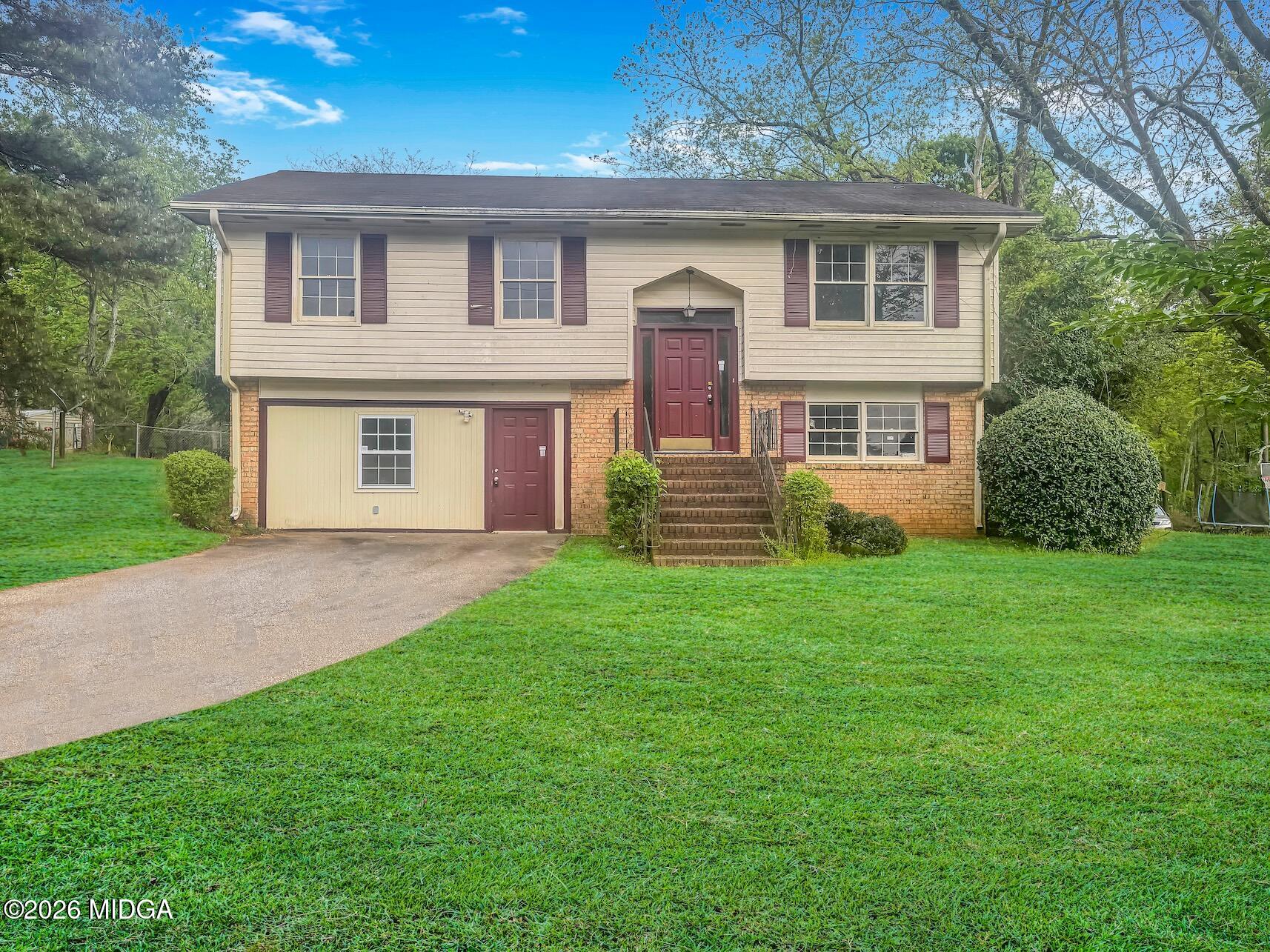 121 Kenwood Drive