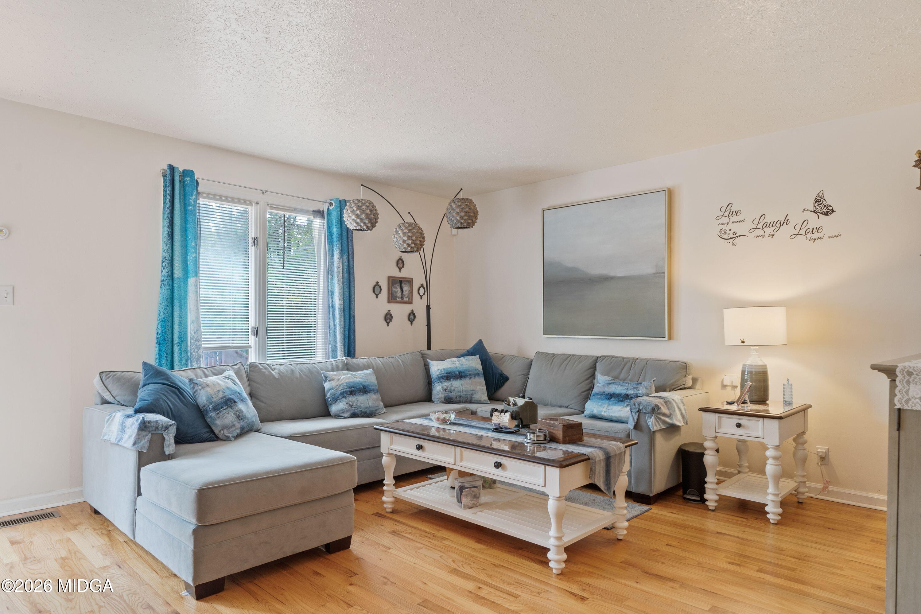 1087 Greentree Parkway