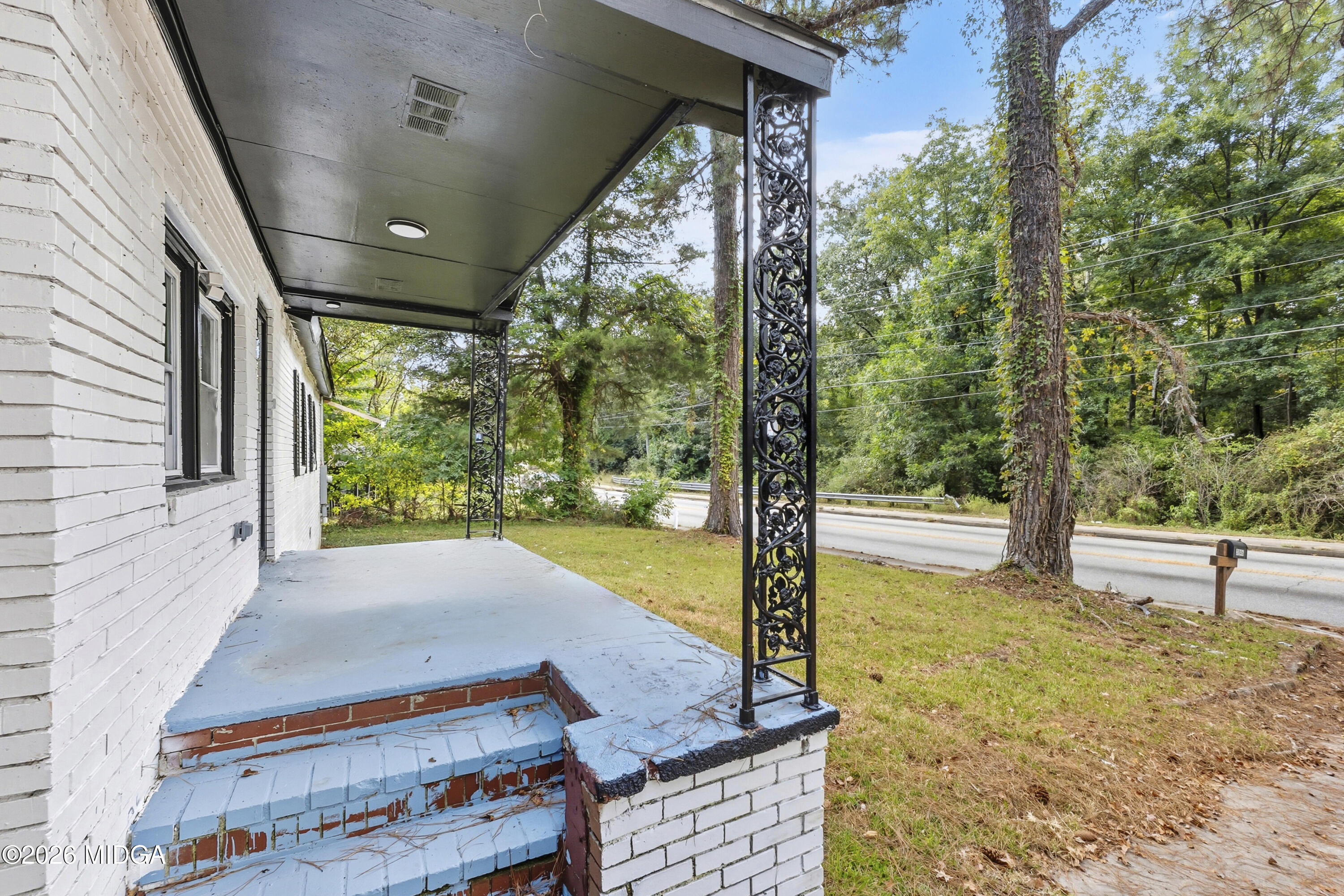 3846 Log Cabin Dr Drive