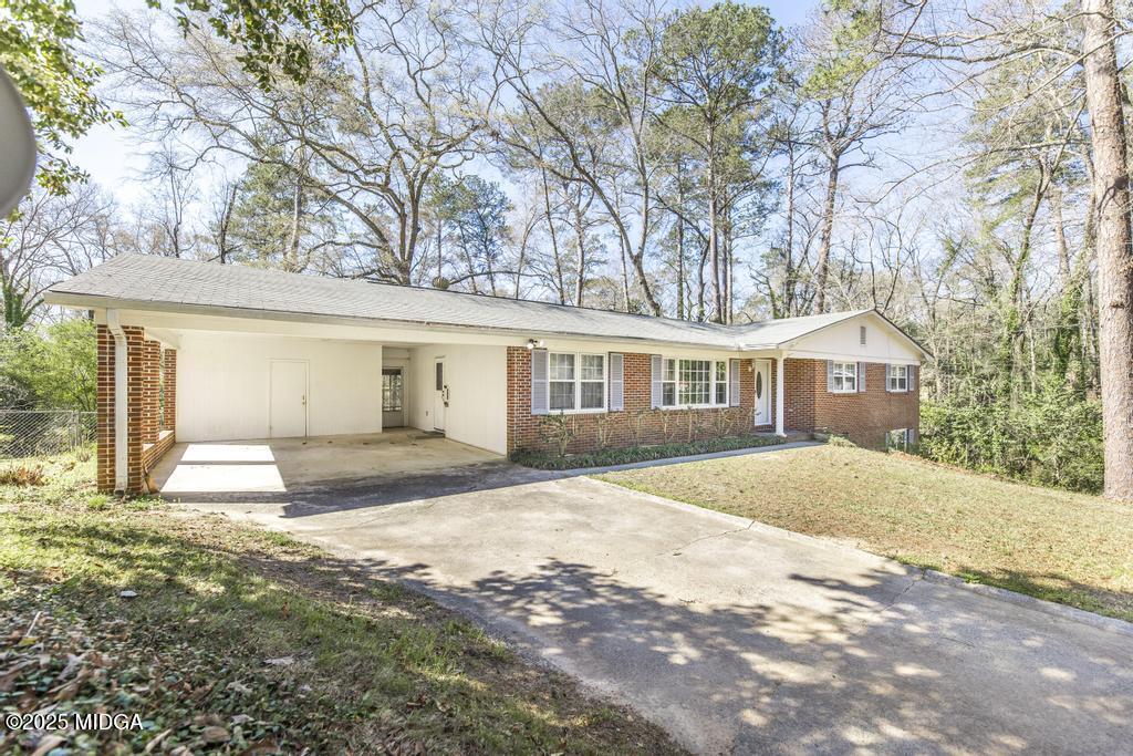 1035 S Pine Knoll Drive