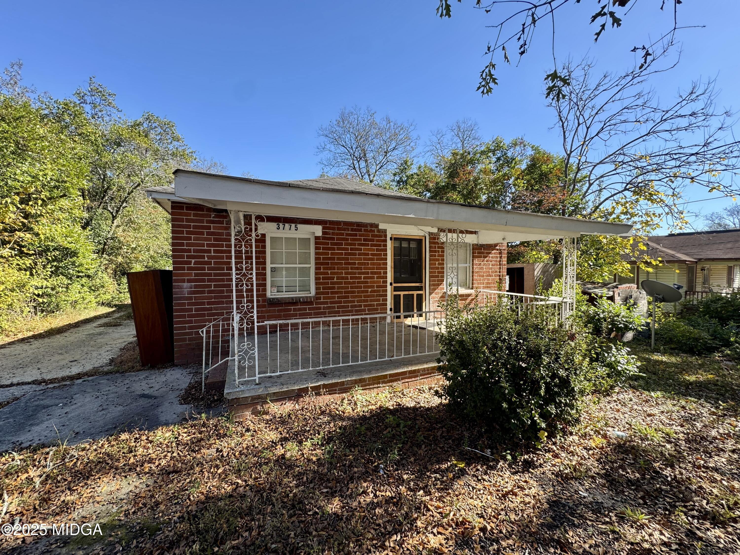 3775 Grand Avenue