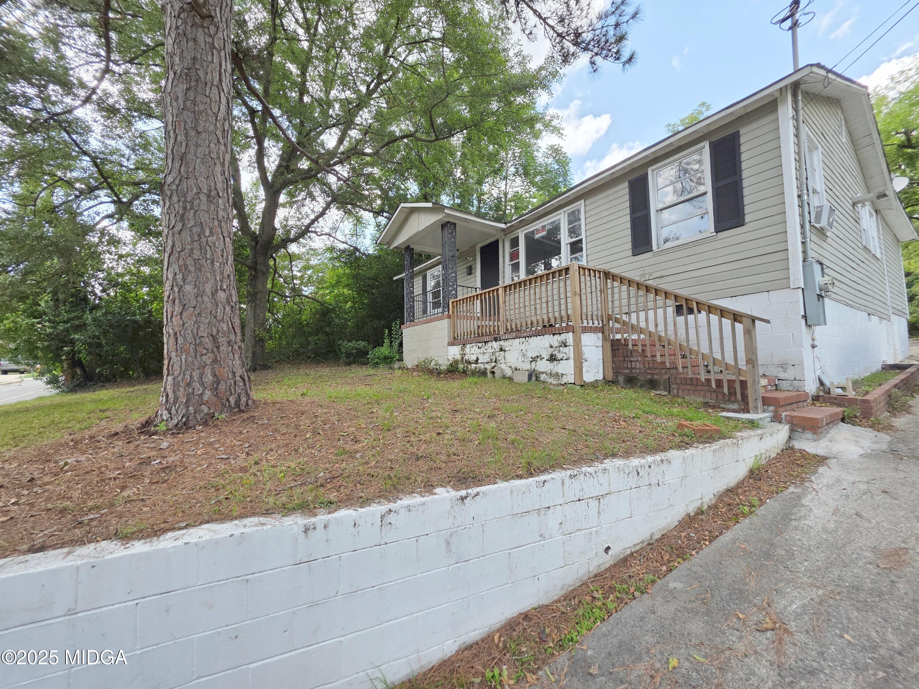 677 Pebble Street