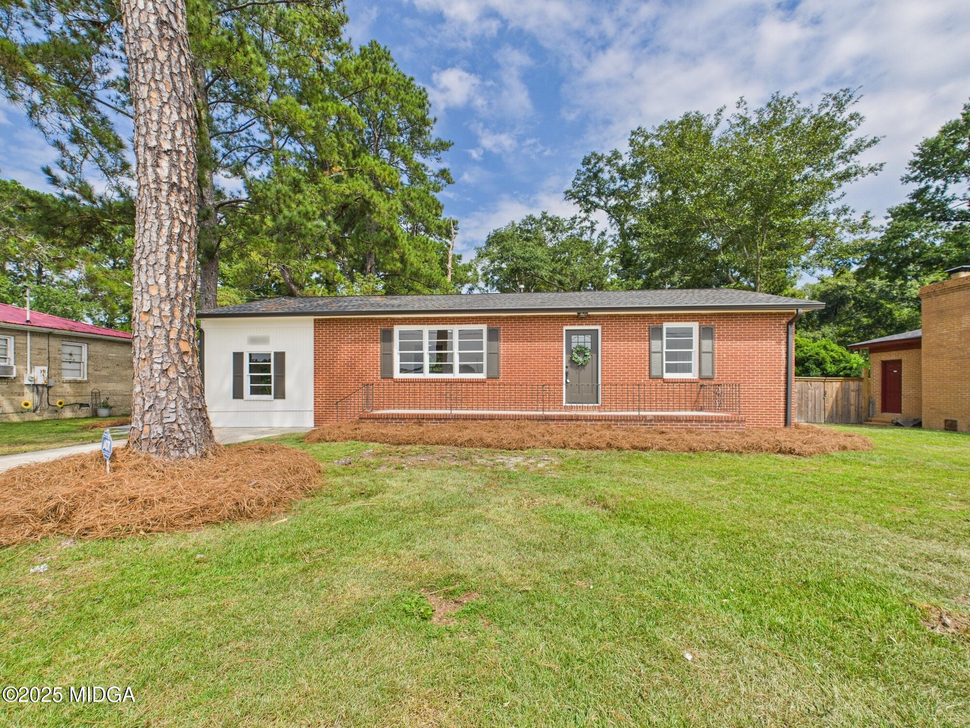 3533 Greenbriar Road