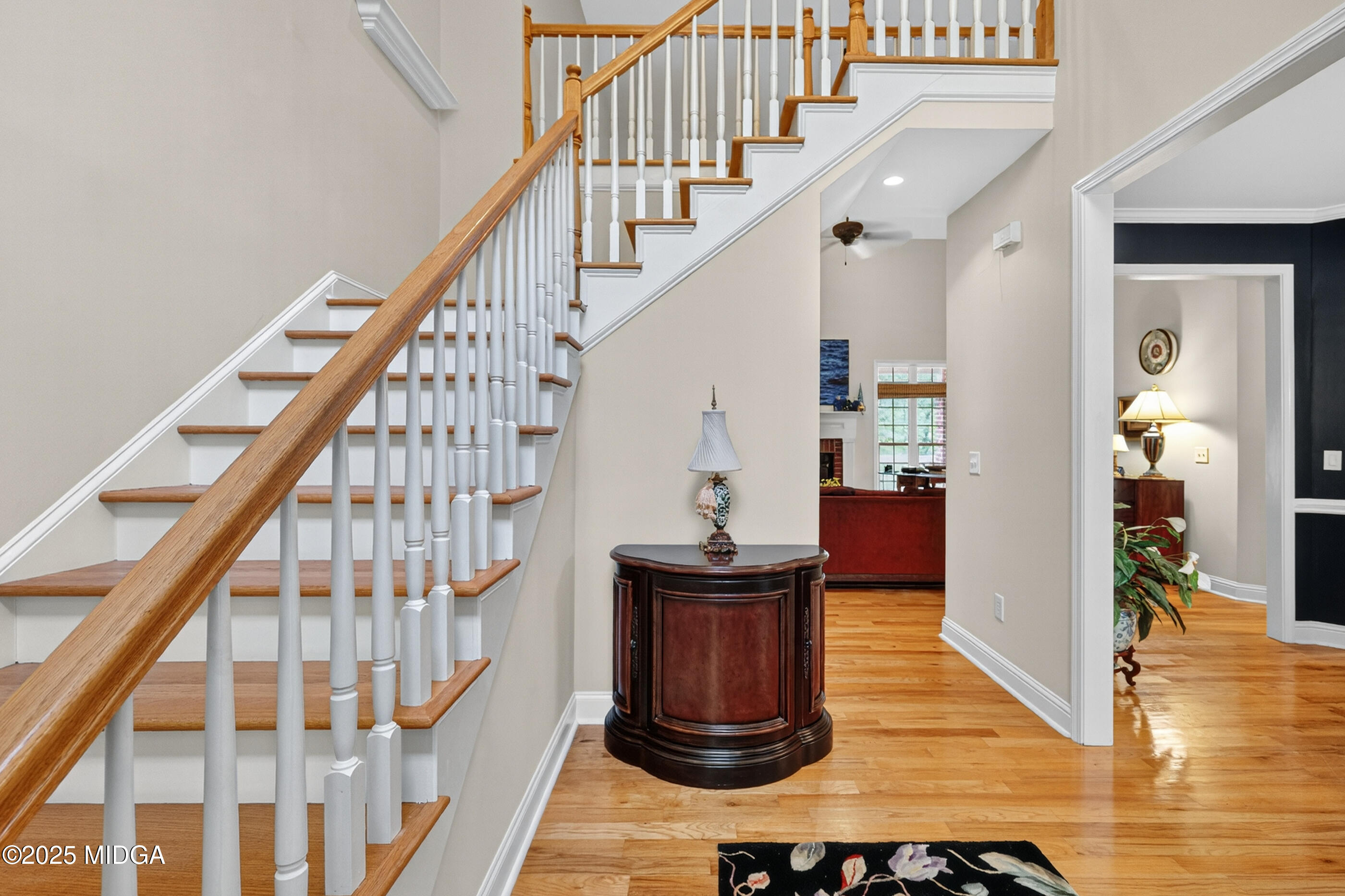 906 Huntcliffe Drive