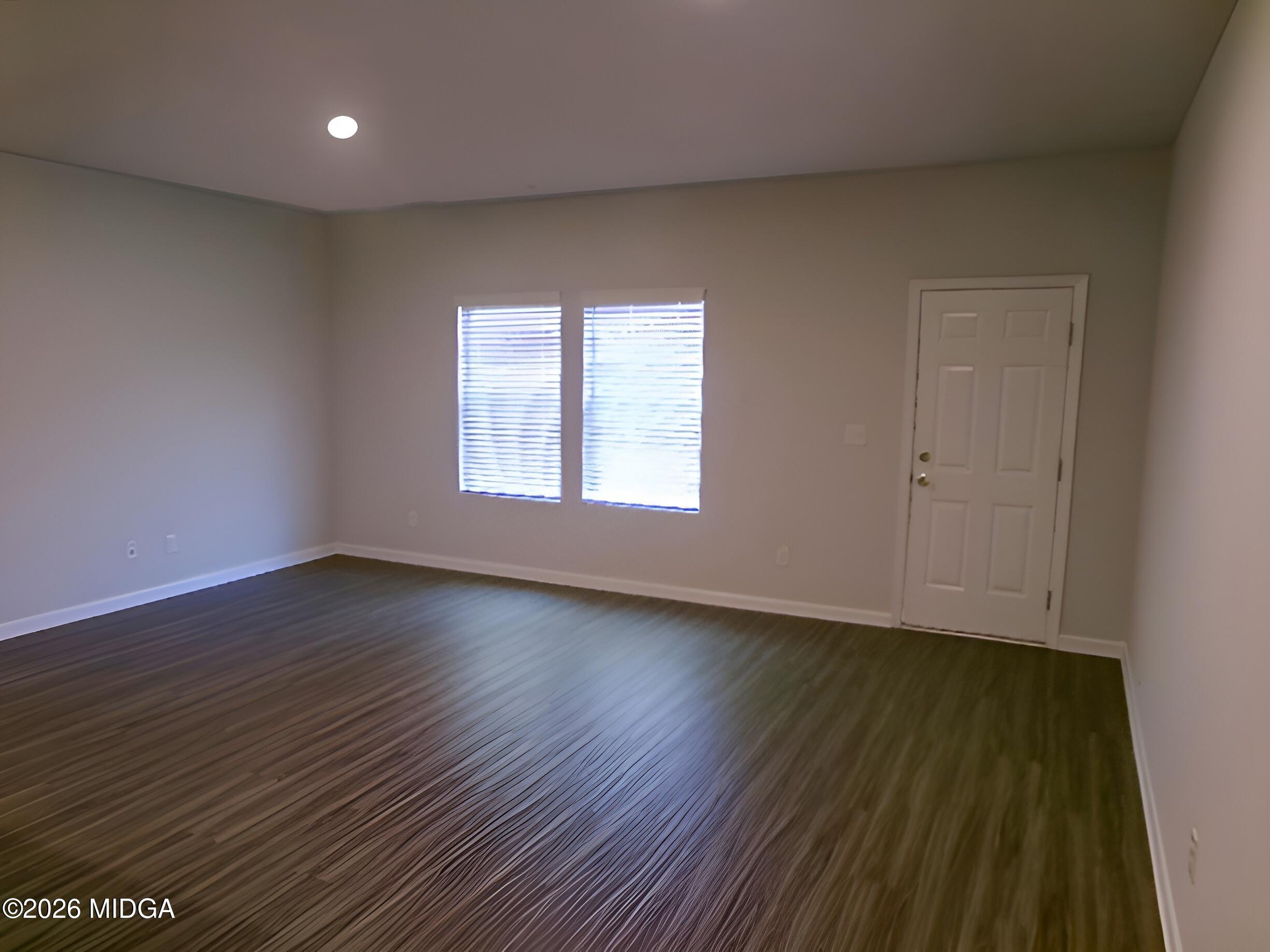 318 Oakwood Drive NW