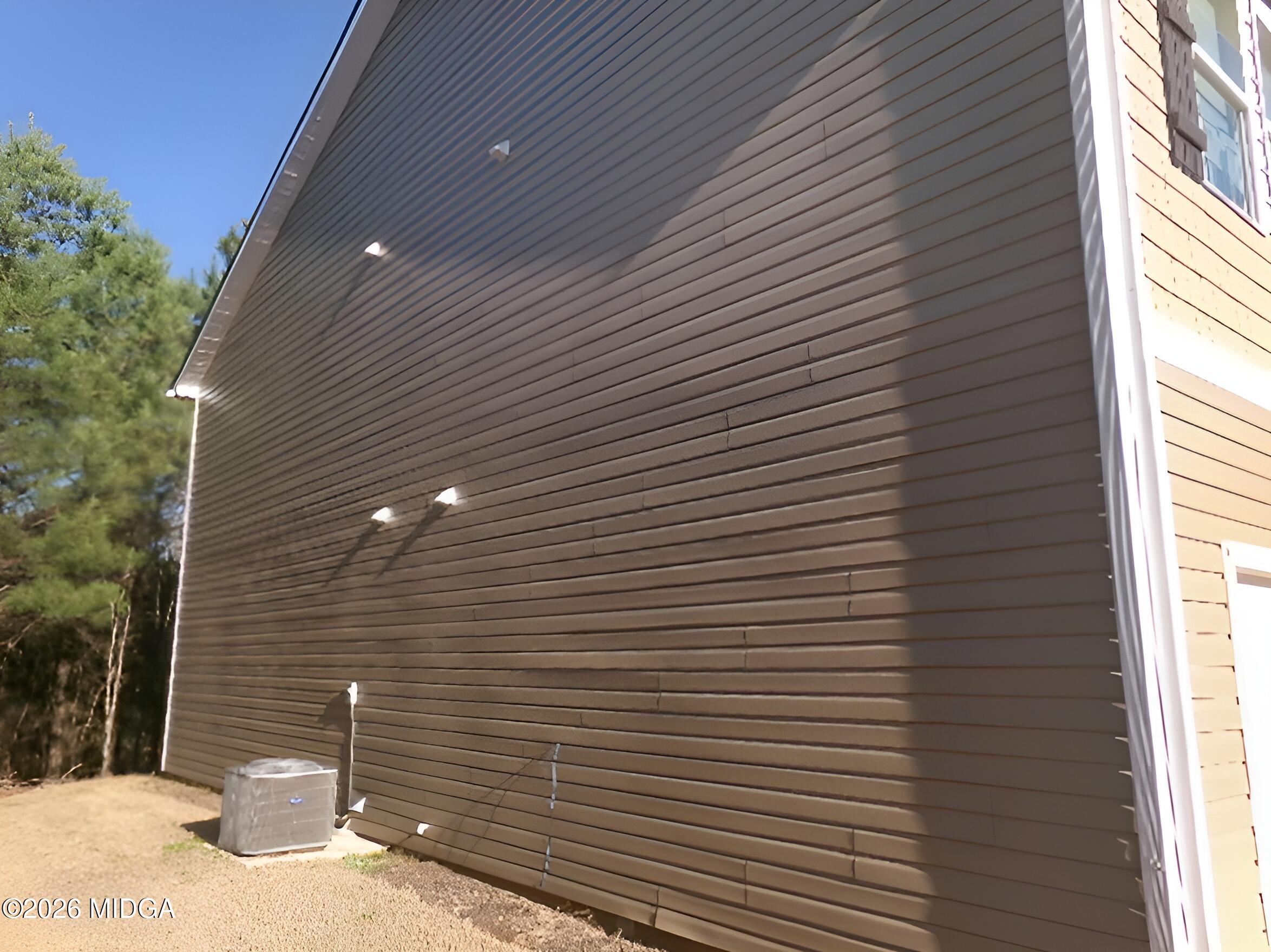 318 Oakwood Drive NW