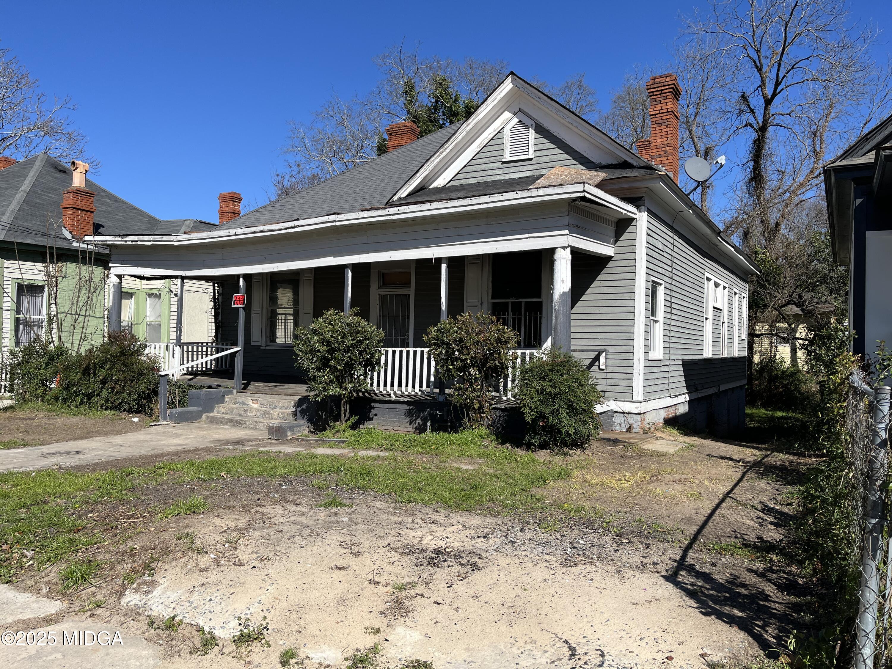 1184 Holt Avenue