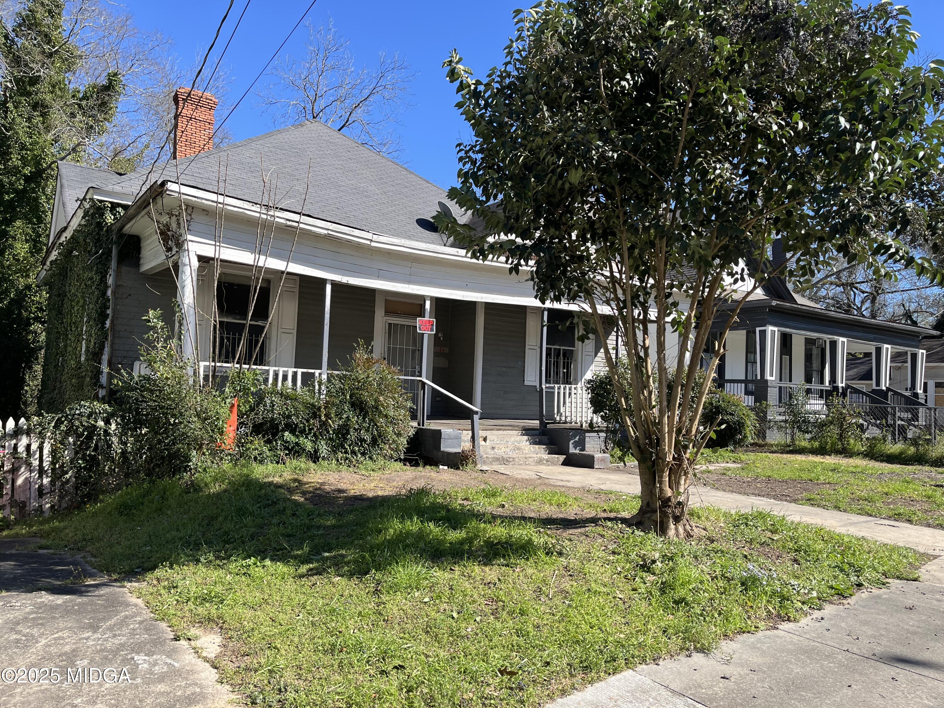 1184 Holt Avenue