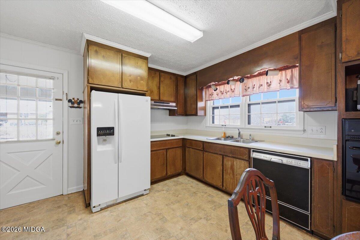 6414 Ponderosa Drive