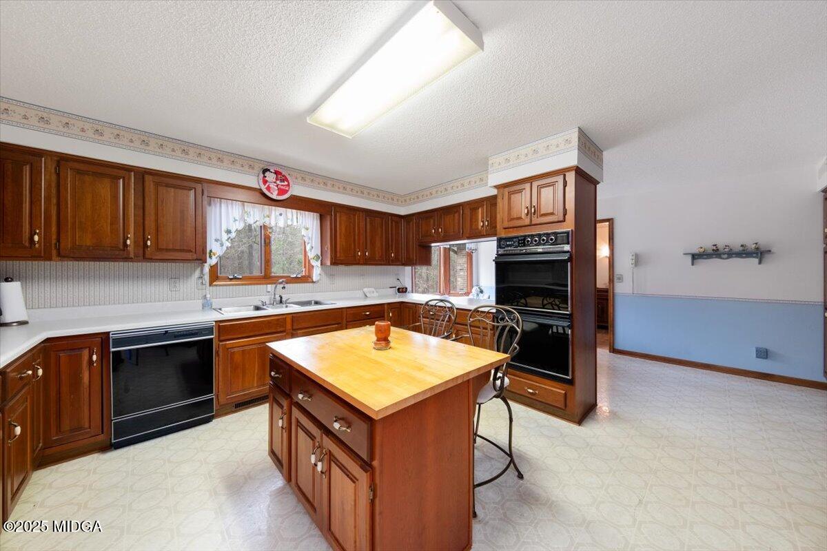 24 Sapphire Court