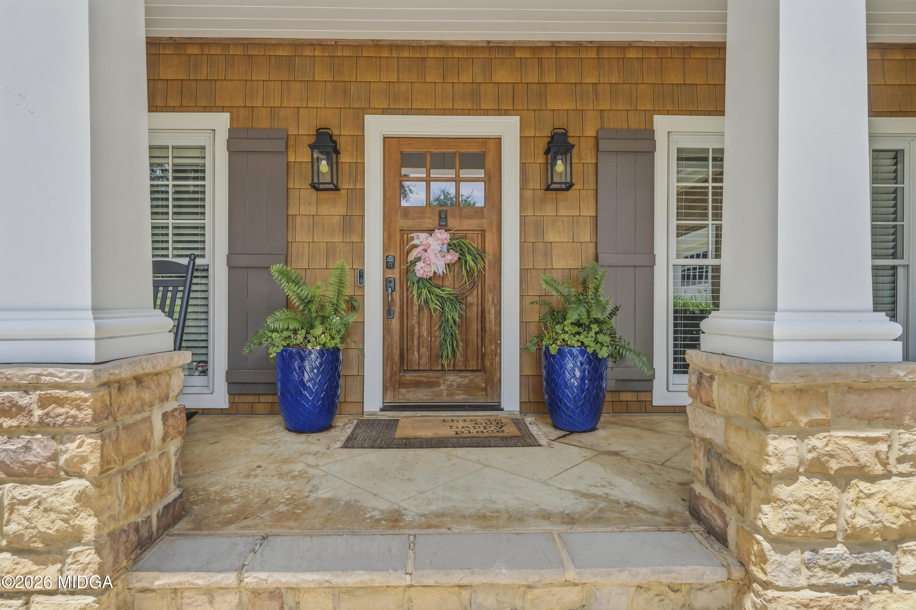 245 Lakeshore Circle NE