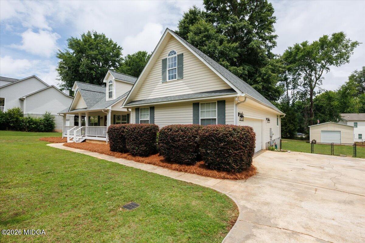 557 Aarons Circle