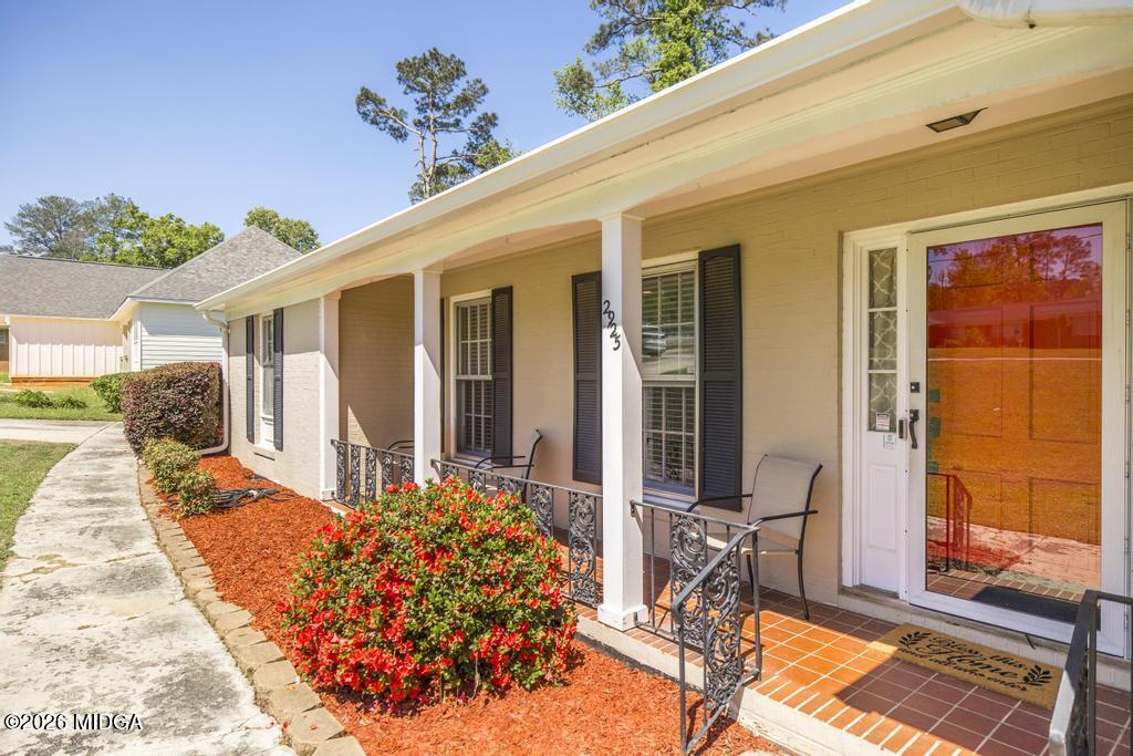 2925 Thornwood Drive