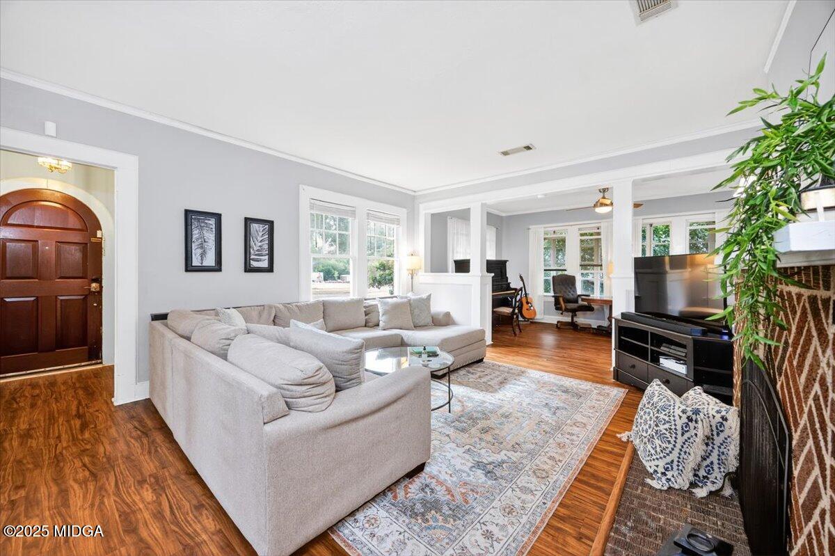 224 Roycrest Drive