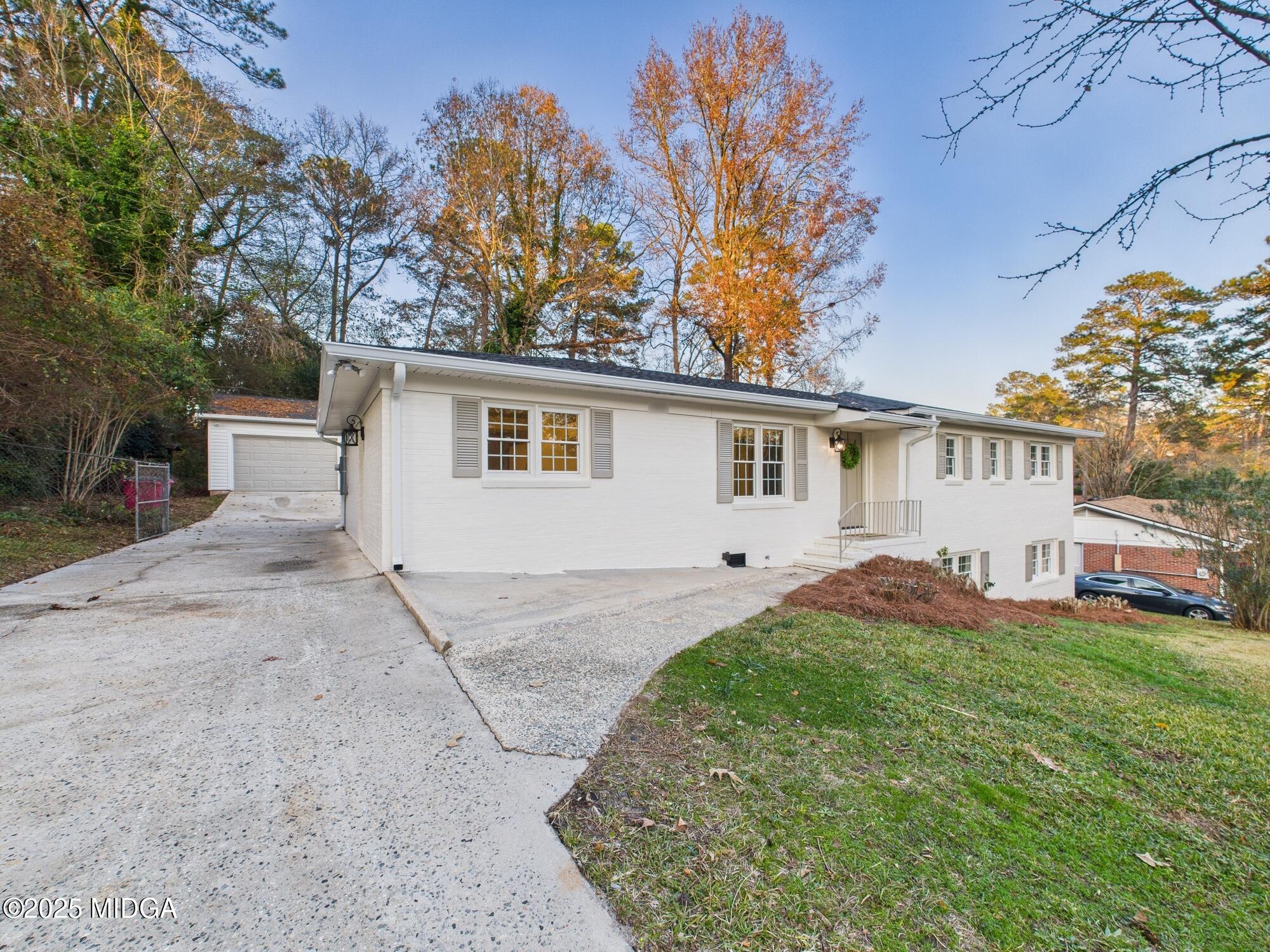 1068 S Pine Knoll Drive S