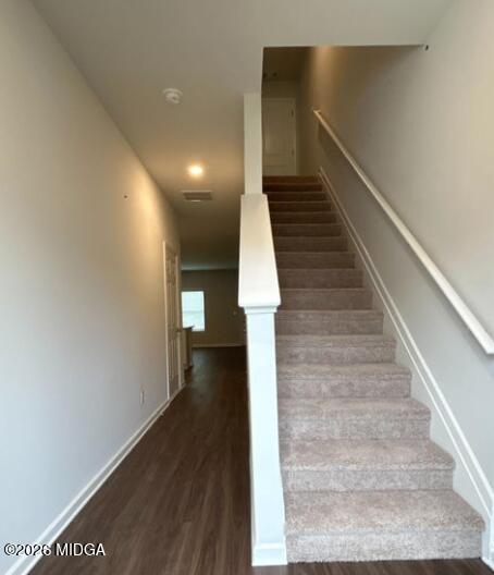 120 Red Oak Trail NW