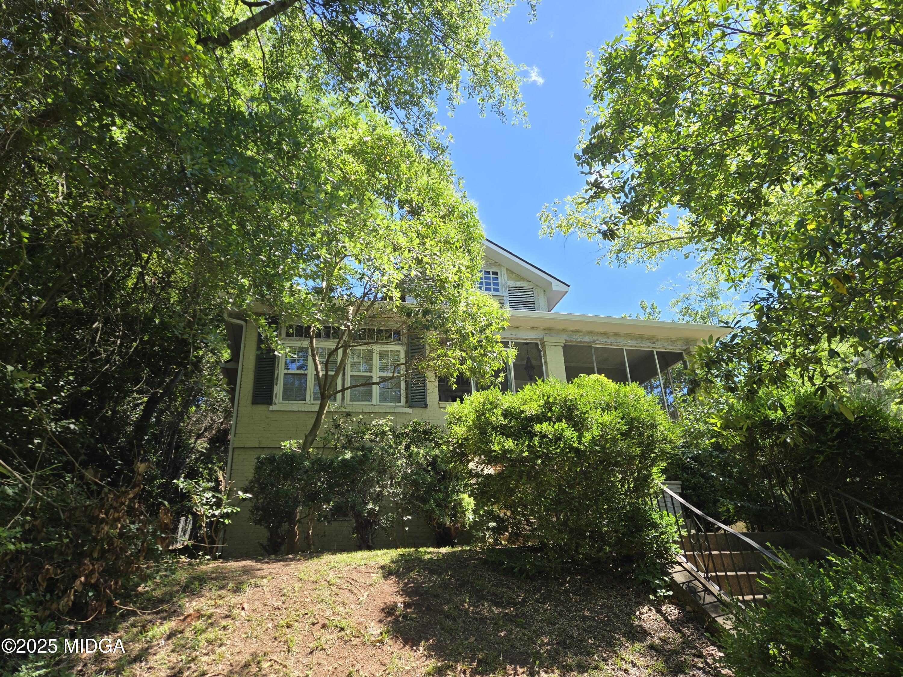 863 Boulevard