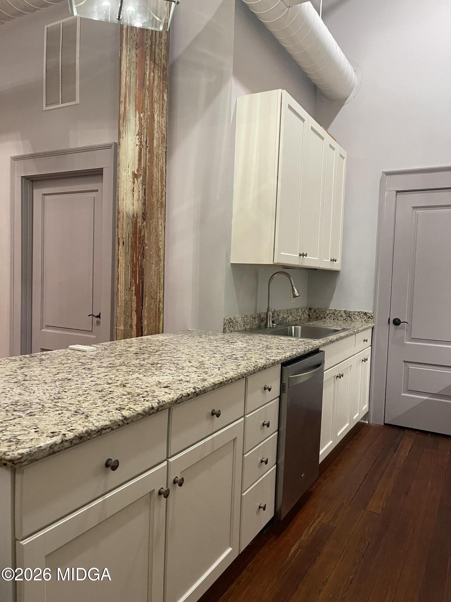 522 Cherry Street 201