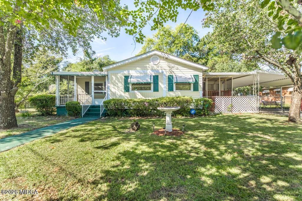 3774 Jackson Street W