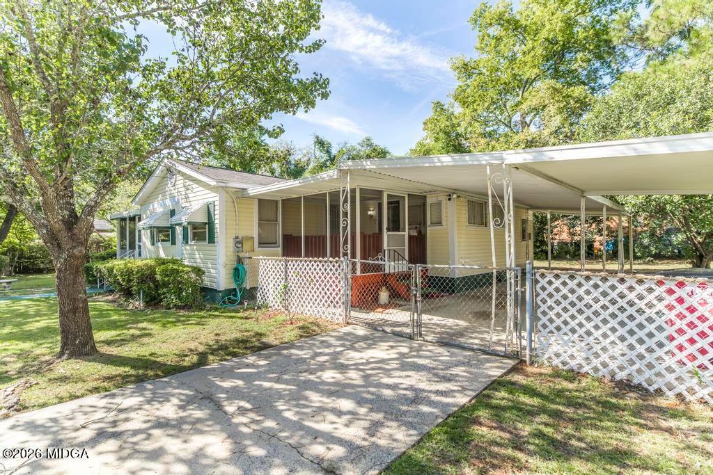 3774 Jackson Street W