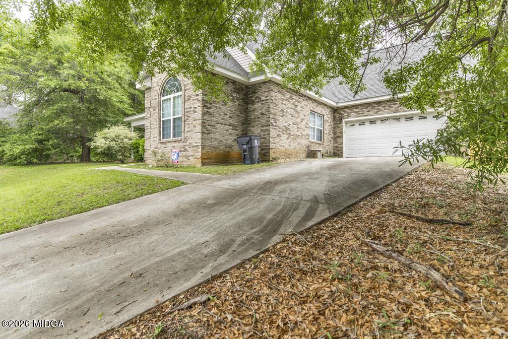 211 Cade Terrace