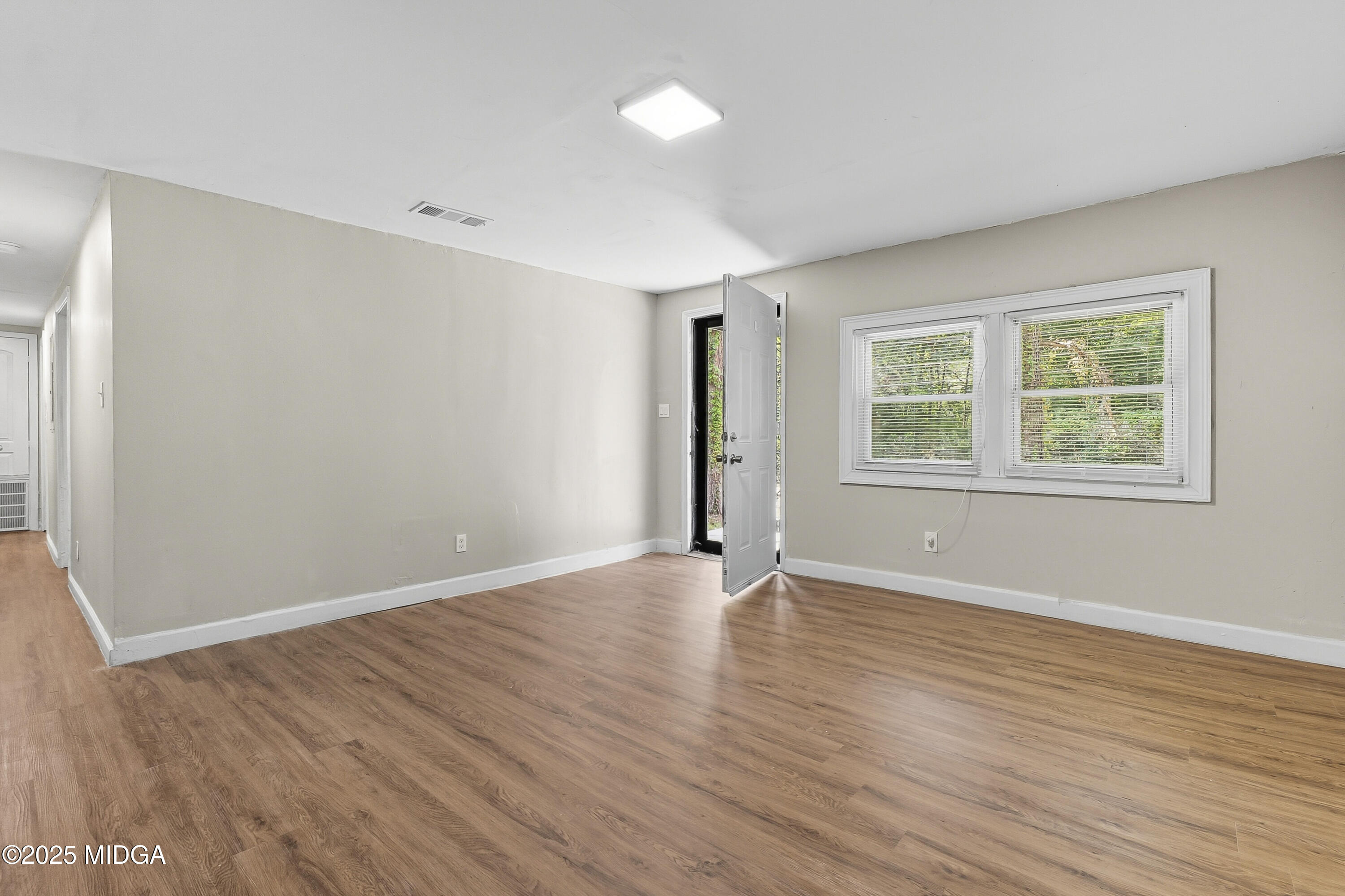 3846 Log Cabin Drive