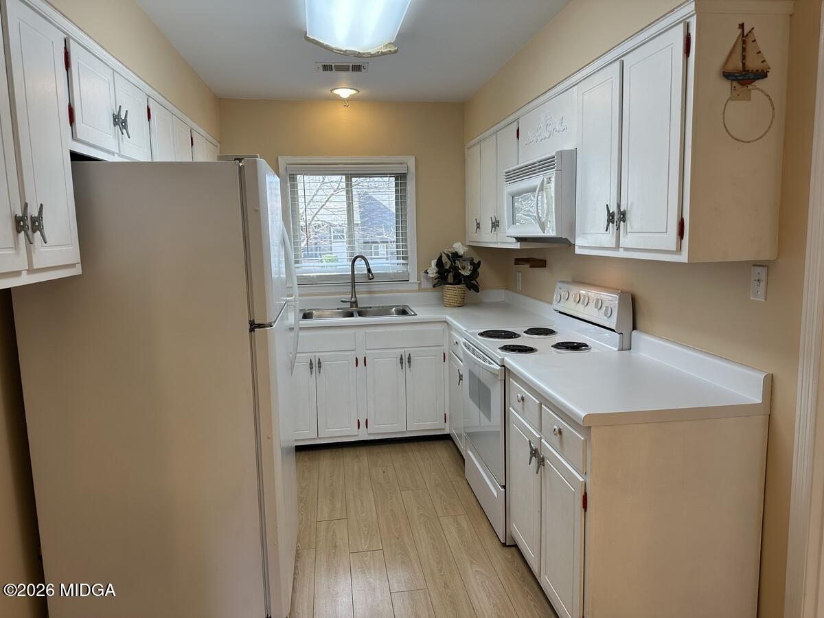 654 Willow Creek Drive