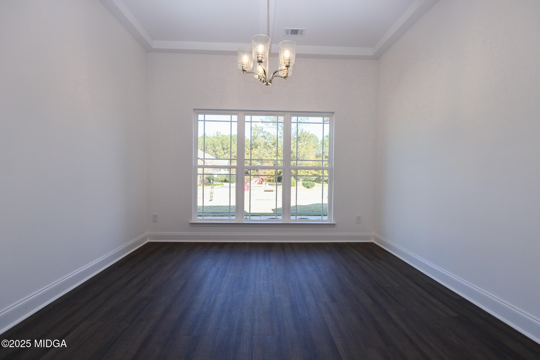 404 Collins Estate Avenue