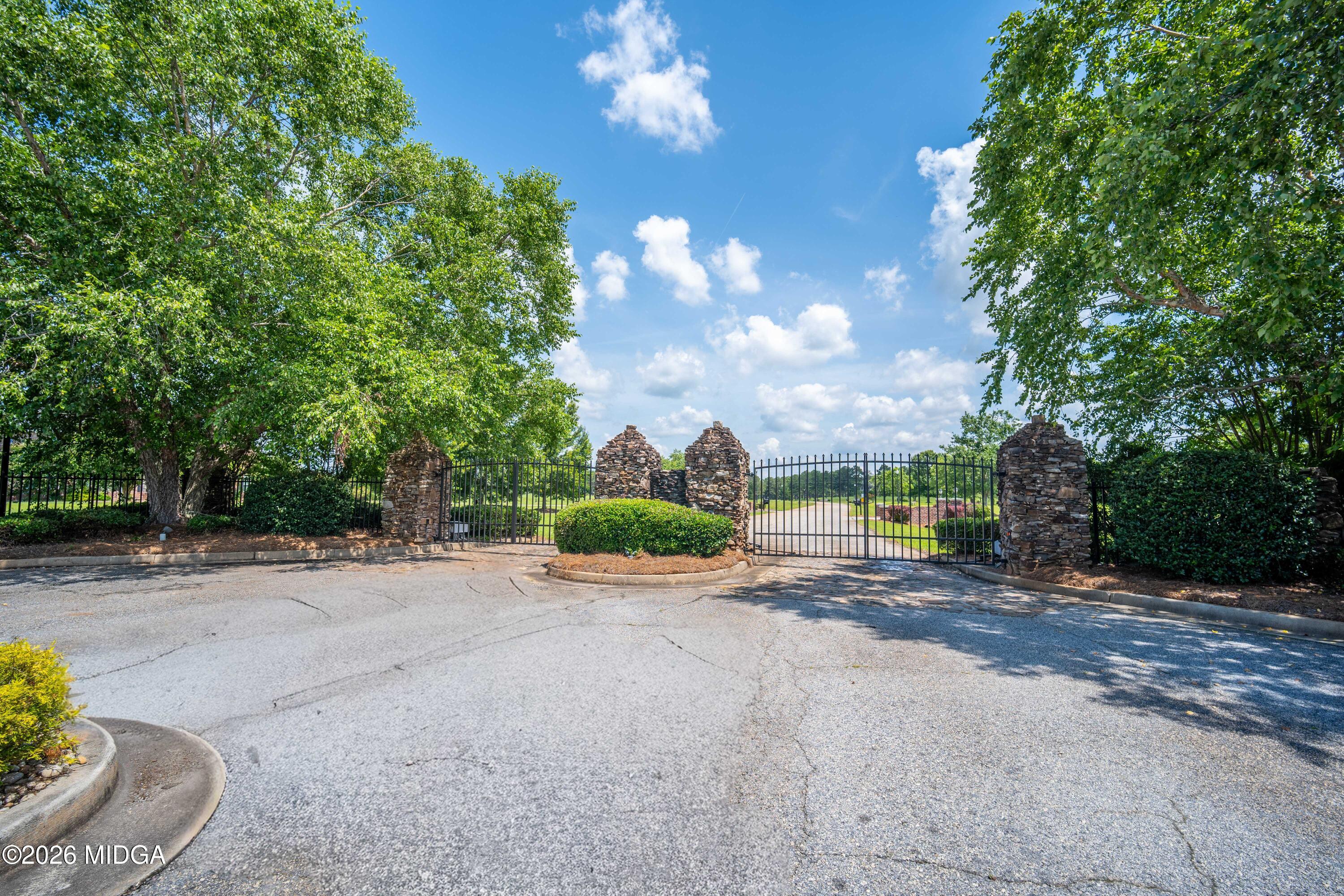 917 Broken Arrow Trail