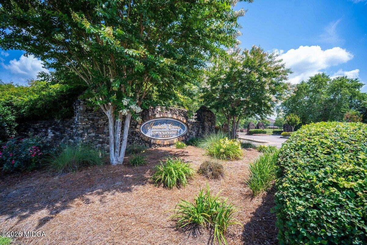 917 Broken Arrow Trail