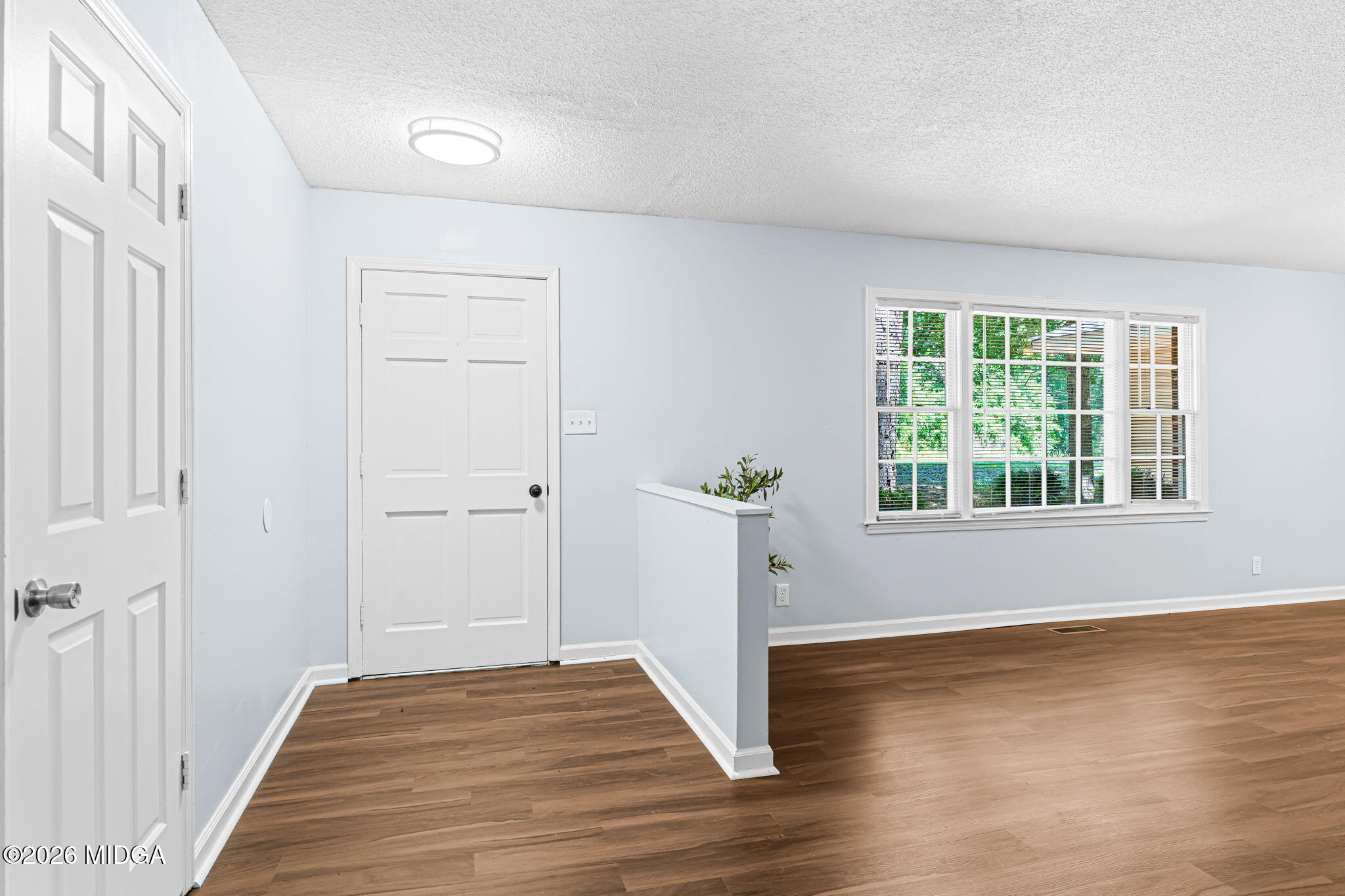 995 Roundtable Lane